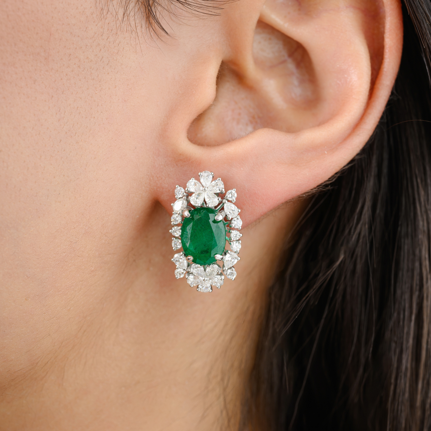 18K Solis White Gold Emerald Diamond Cluster Earrings - vrjewels-us