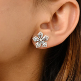 18K Autumn Motif Style Aquamarine Flower Stud Earrings