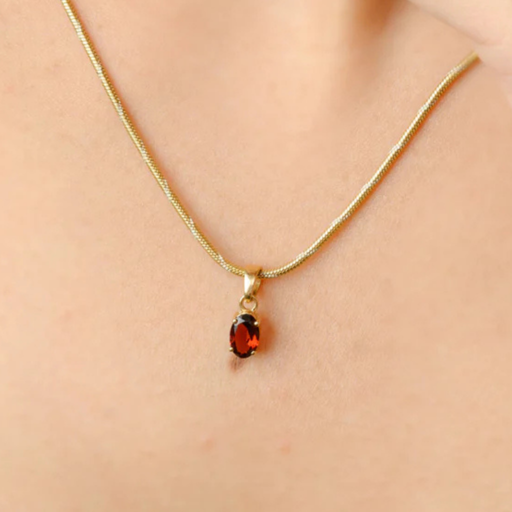 18K Yellow Gold Garnet Pendant Image