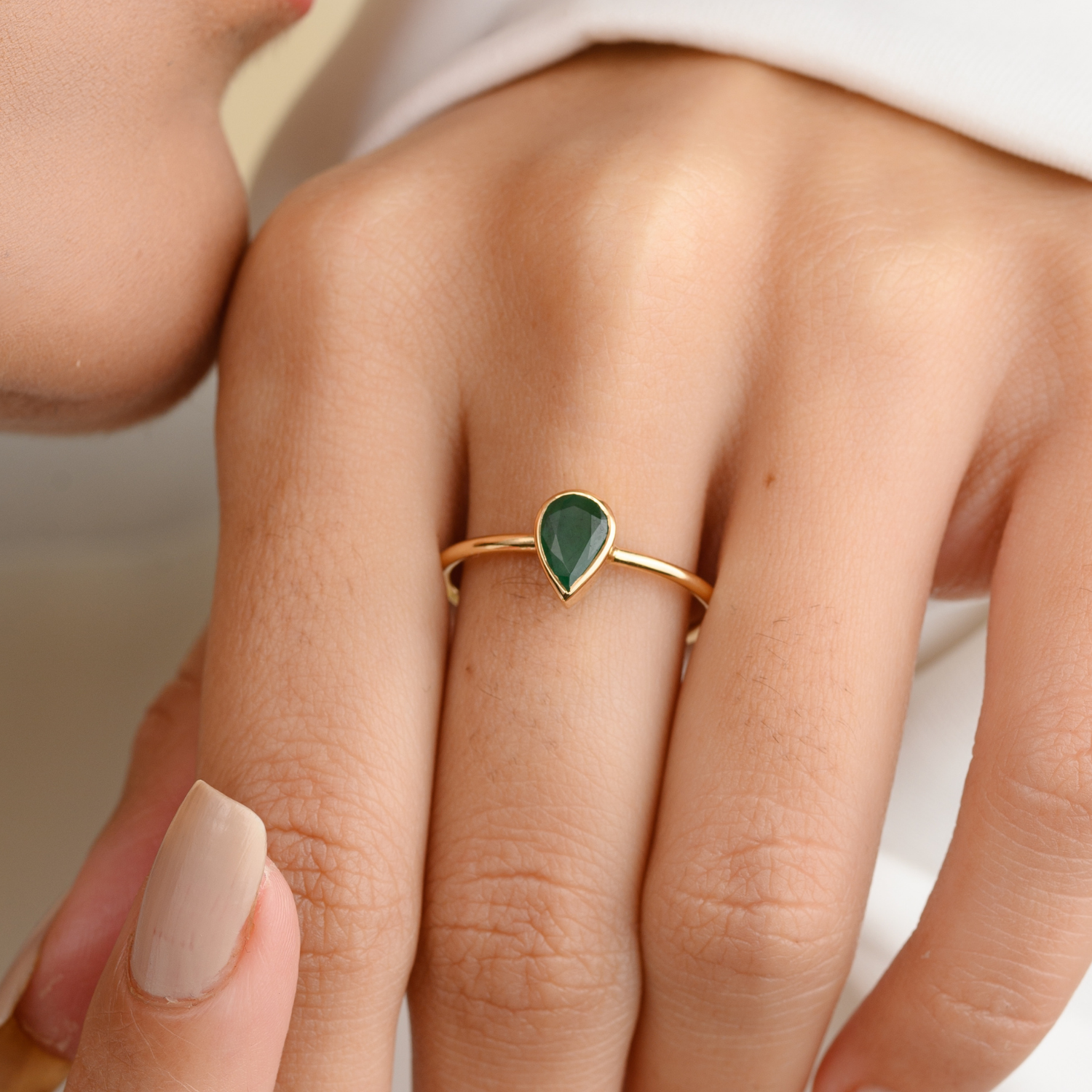 18k Yellow Gold Dainty Pear Cut Emerald Ring - vrjewels-us