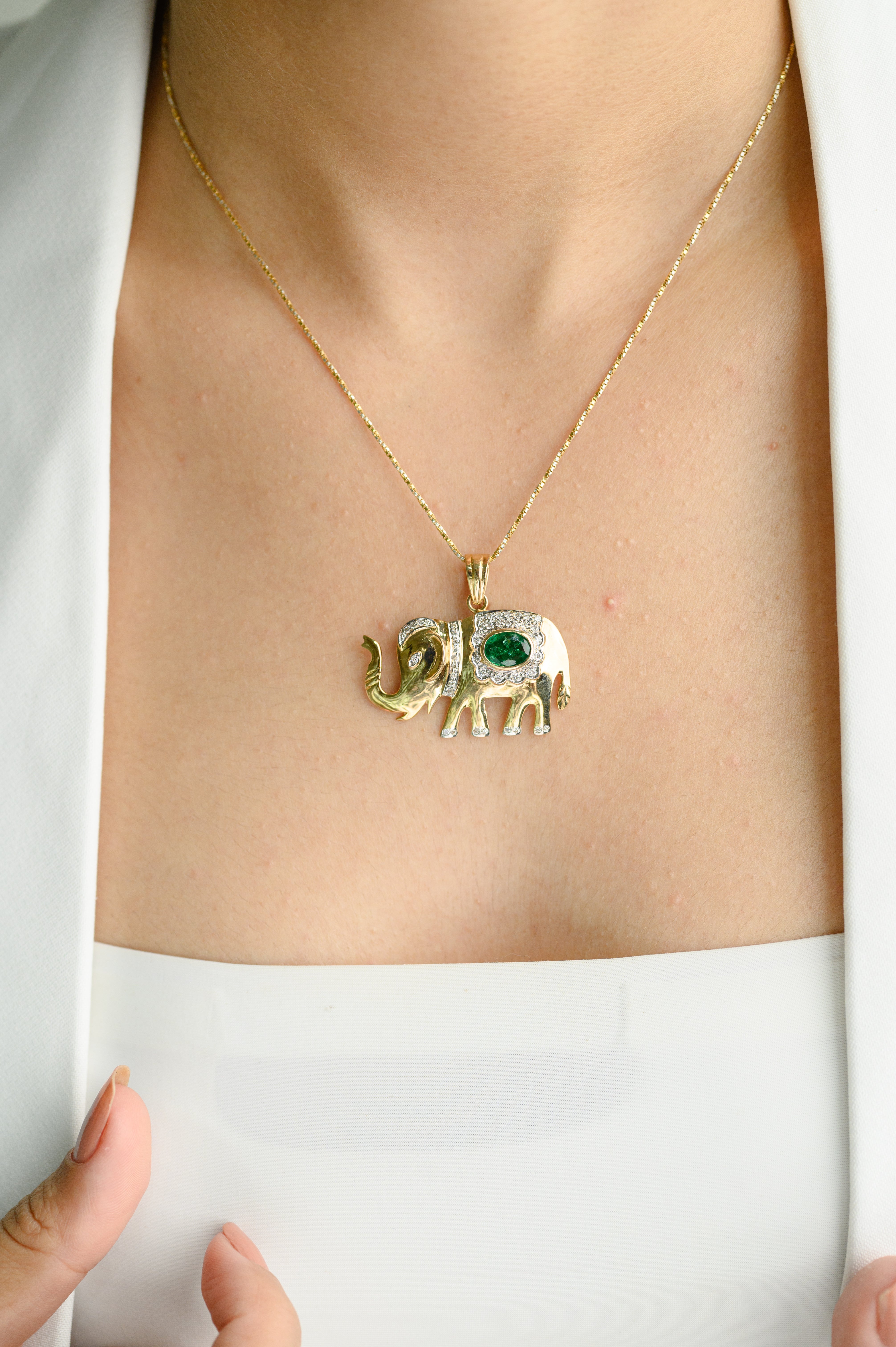 14K Majestic Elephant Emerald Diamond Pendant
