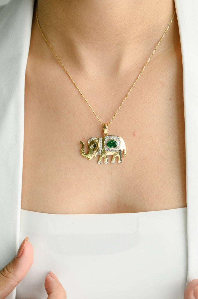 14K Majestic Elephant Emerald Diamond Pendant Image