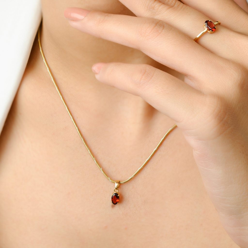 18K Yellow Gold Garnet Pendant Image