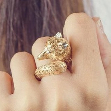 18K Textured Yellow Gold Diamond Vixen Ring Image