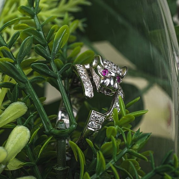 18K White Gold Diamond Panther Ring Image