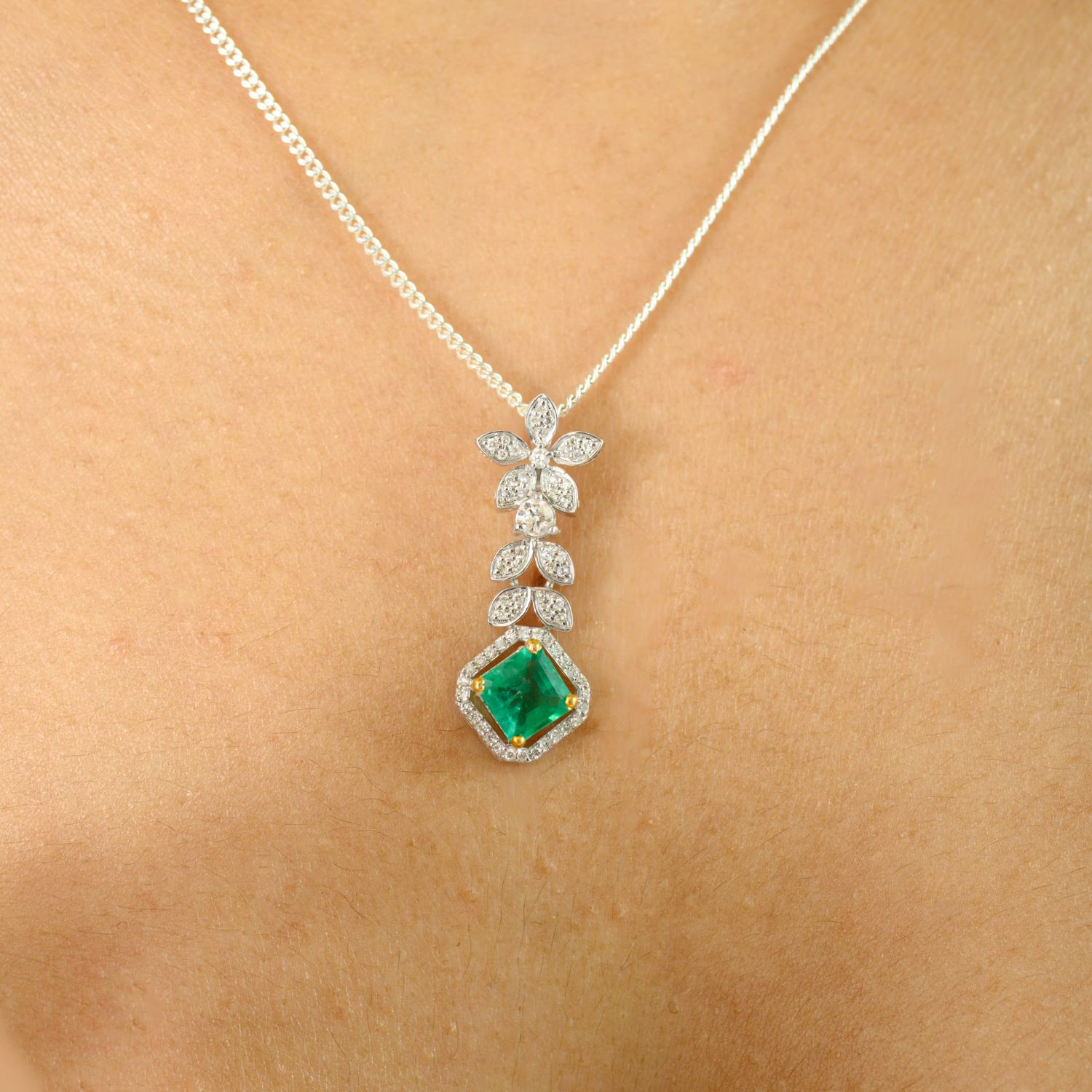 14K Solid White Gold Designer Flower Pendant