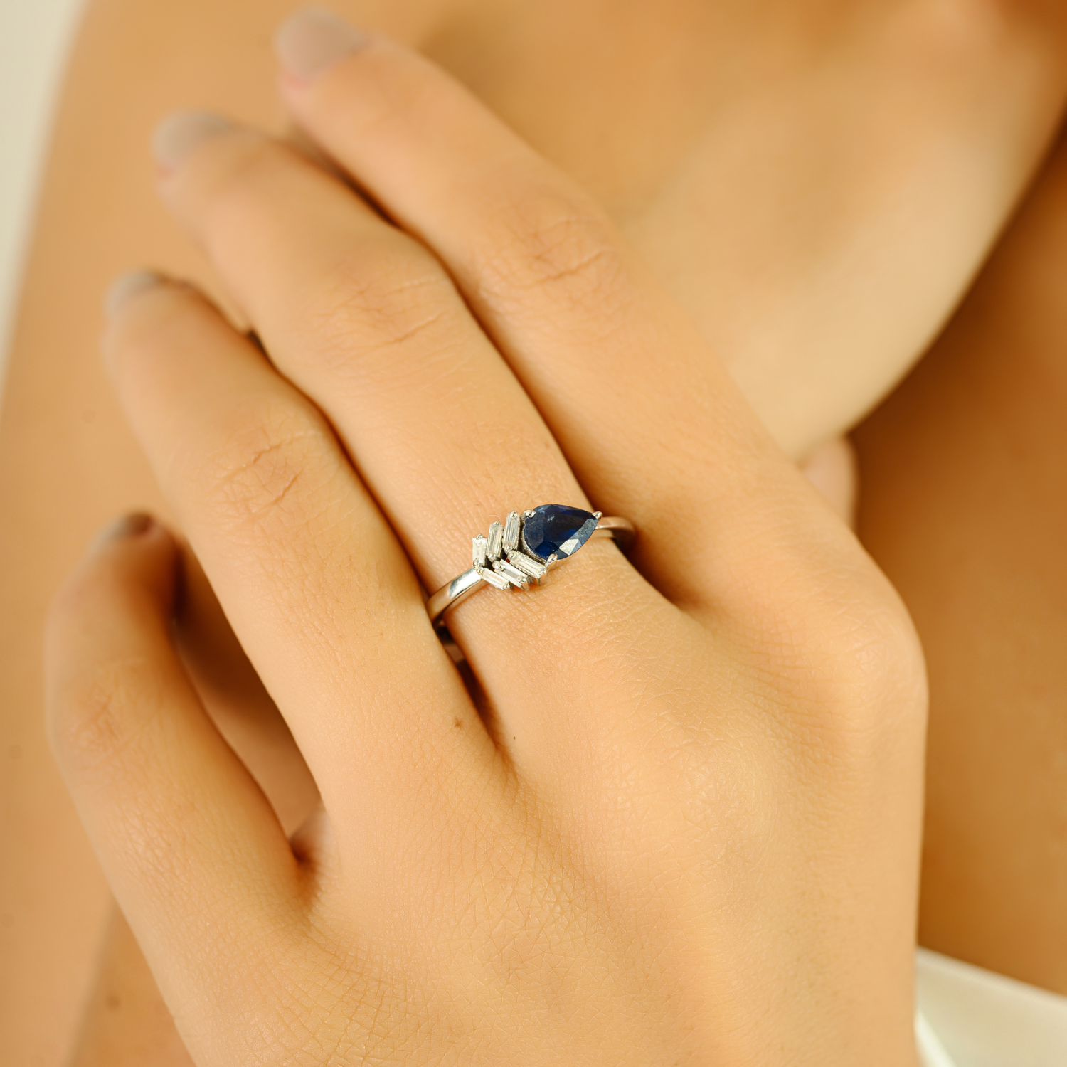 18K White Gold Blue Sapphire Diamond Ring