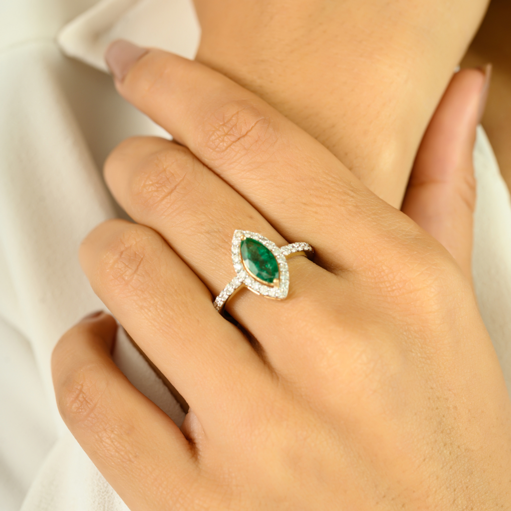 18K Solid Yellow Gold Marquise Emerald Ring Image