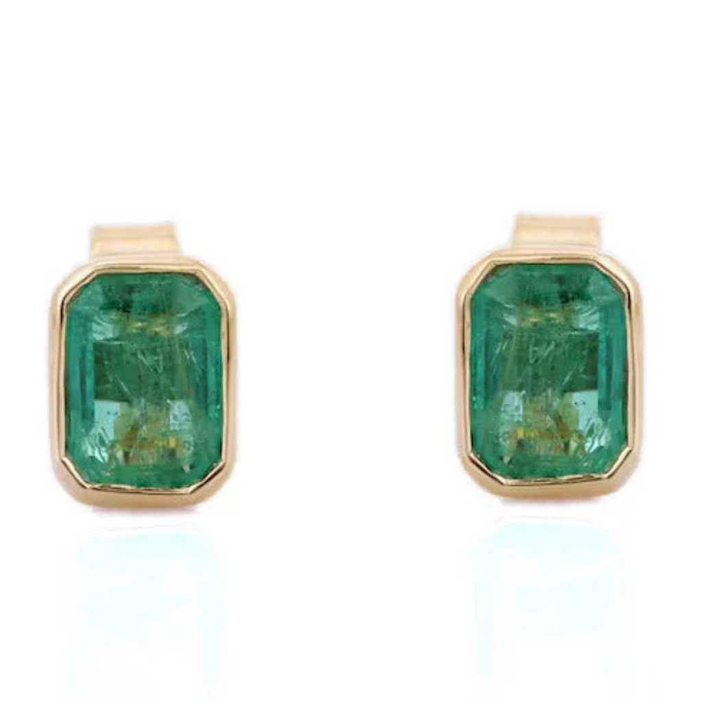 18K Yellow Gold Emerald Stud Image