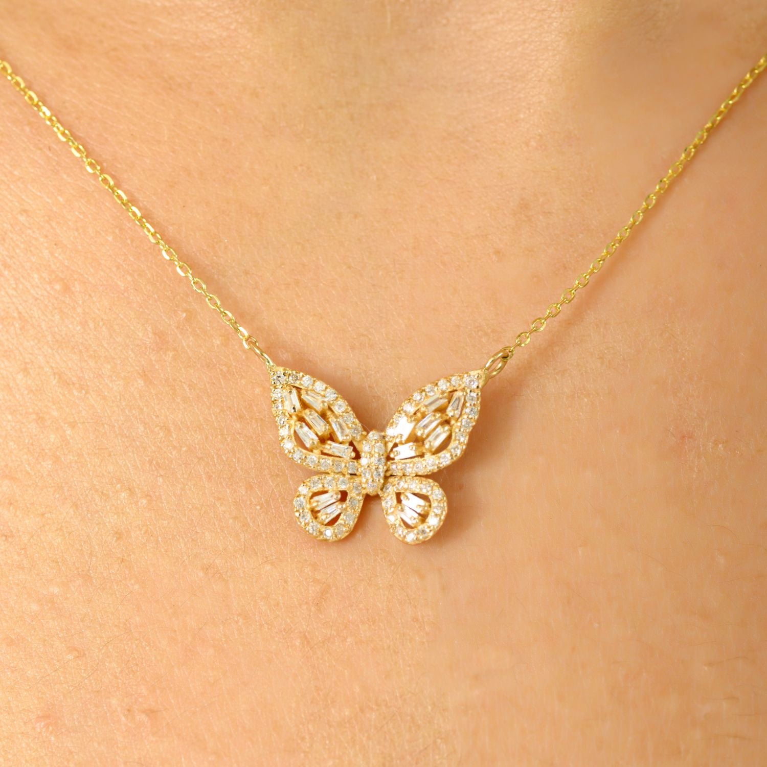 18K Yellow Gold Diamond Butterfly Pendant Necklace