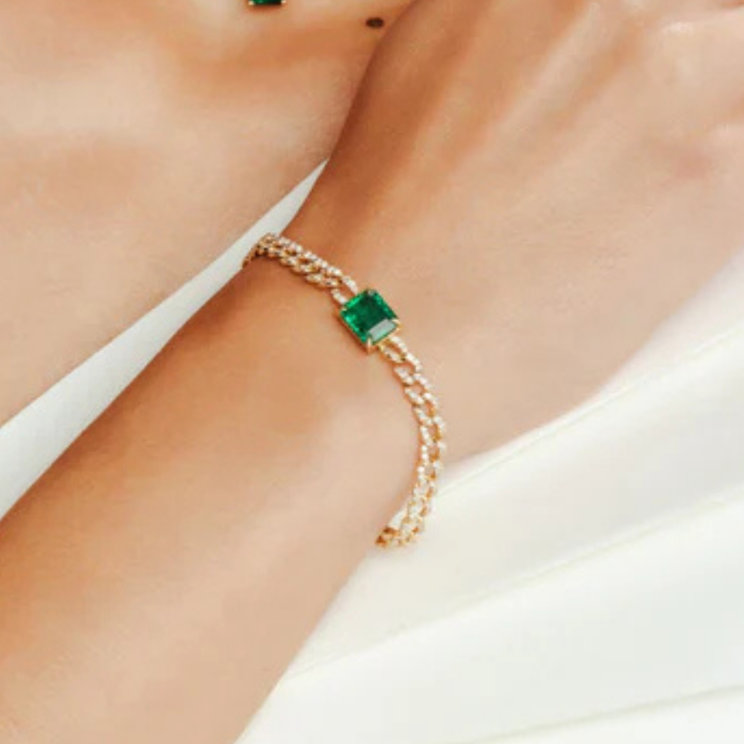 18K Gold Emerald & Diamond Curb Chain Bracelet