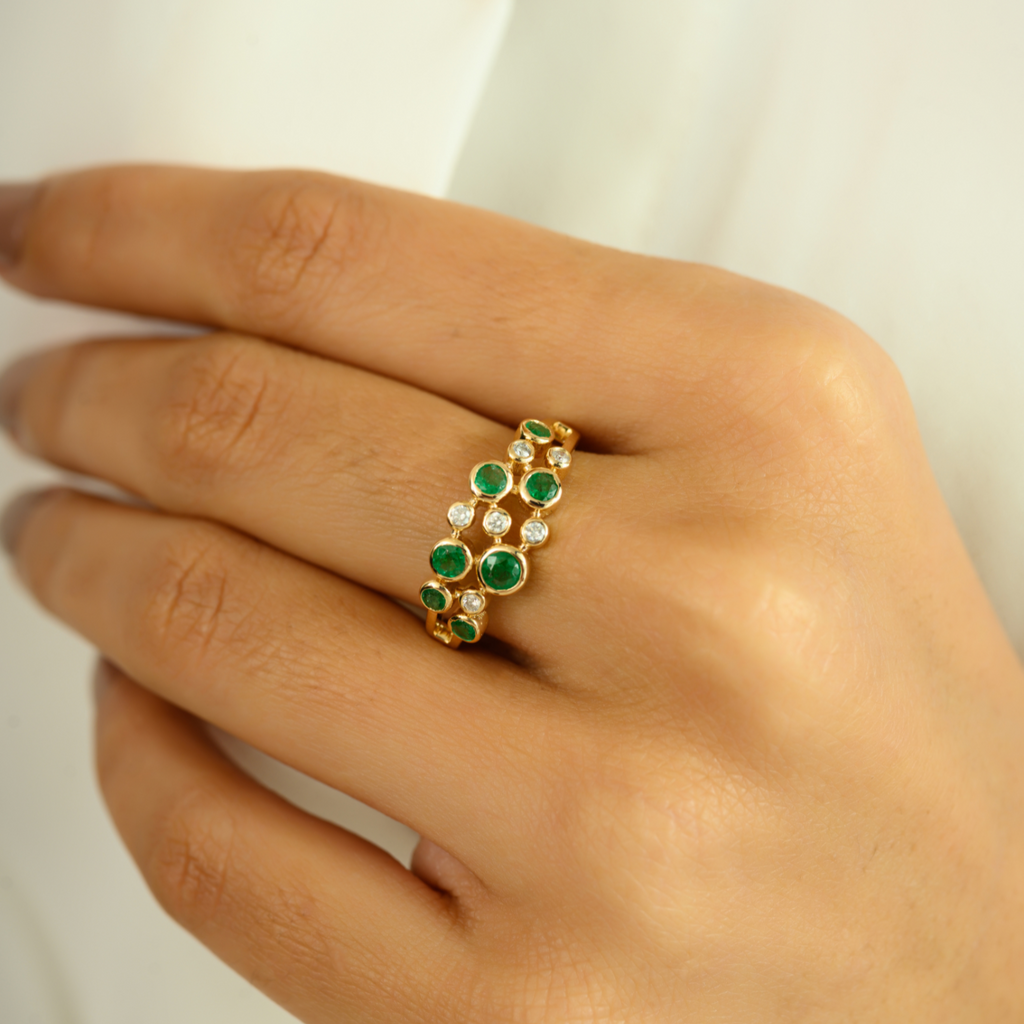 14K Solid Yellow Gold Emerald Bubble Band Image