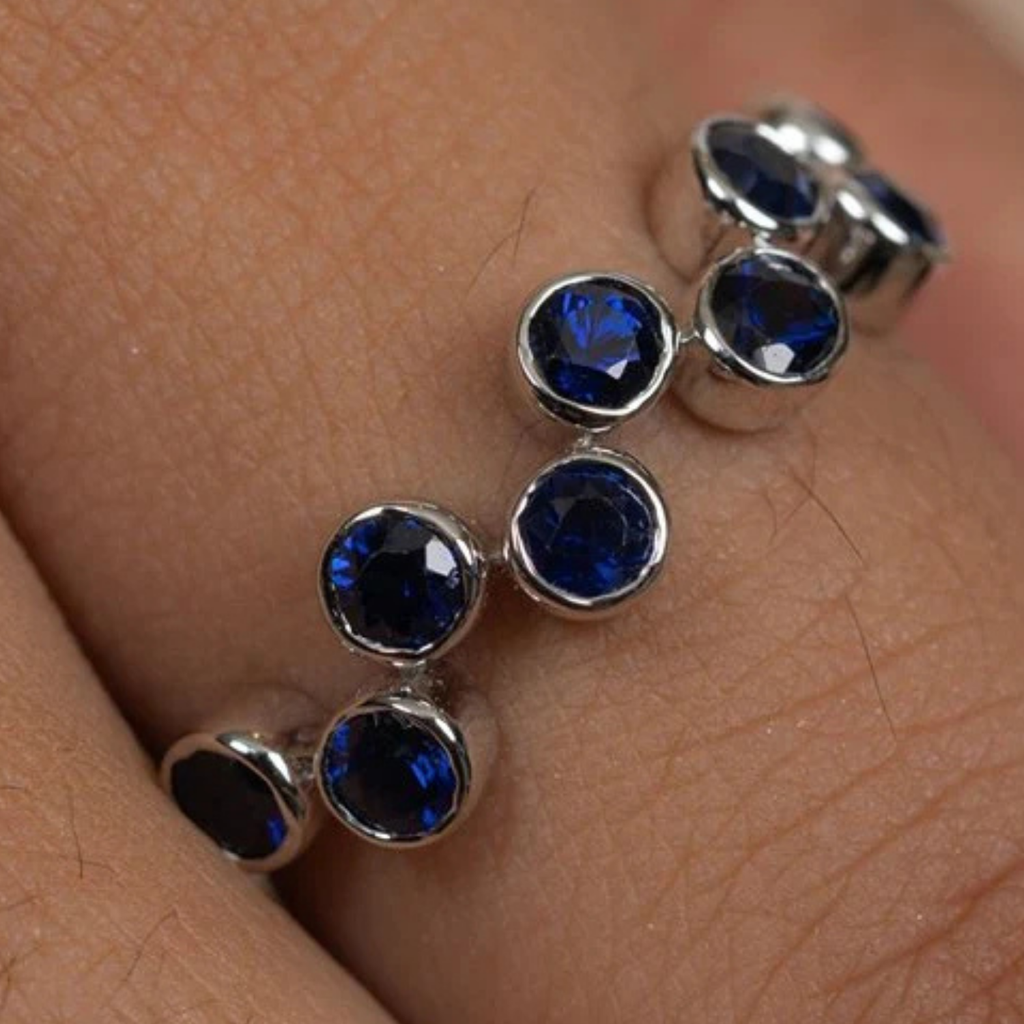 18K White Gold Sapphire Ring Image