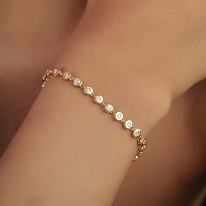 14k Gold Modern Bezel Set Diamond Tennis Bracelet in 7 Inches