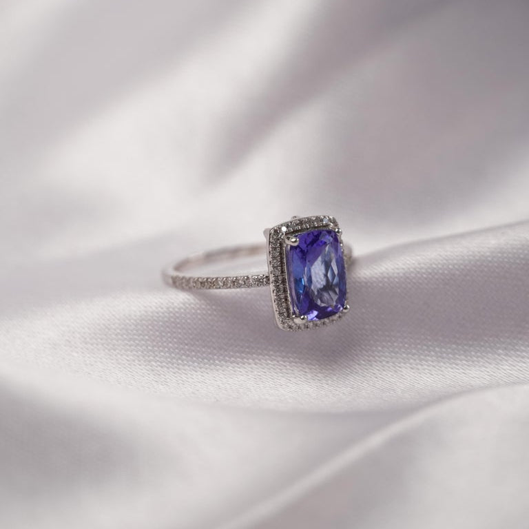 18K White Gold Tanzanite Ring Image