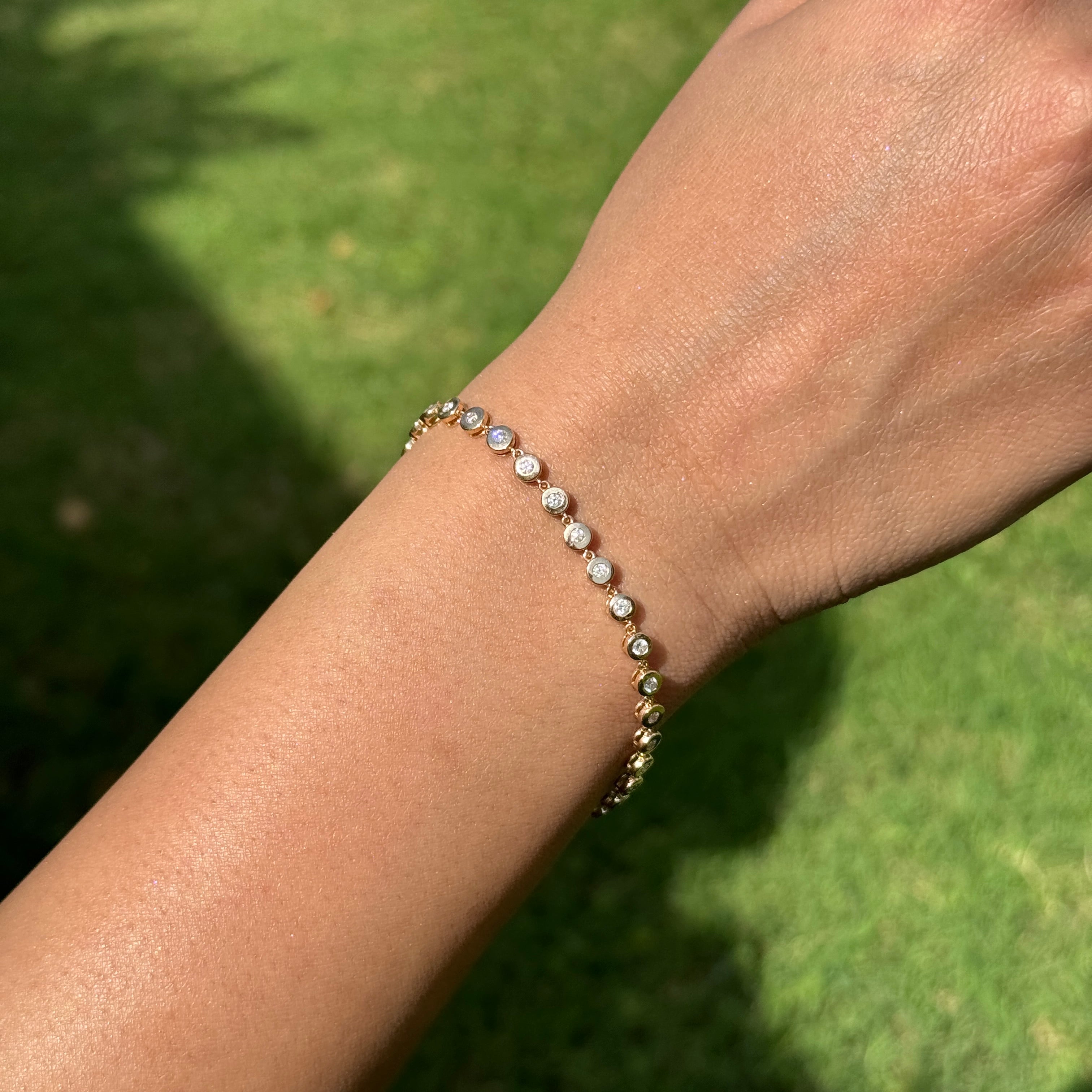 14k Gold Modern Bezel Set Diamond Tennis Bracelet in 7 Inches