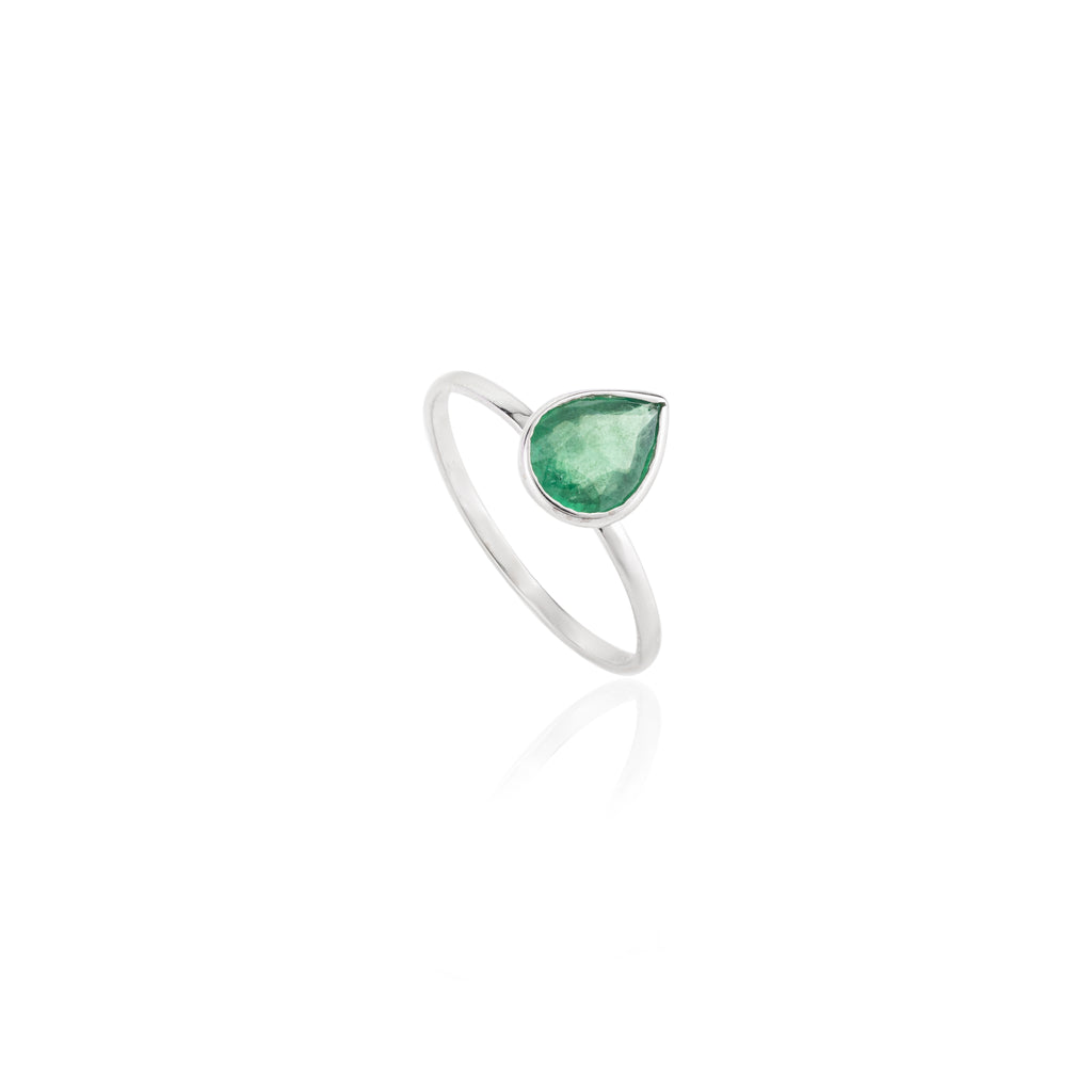 18K White Gold Emerald Statement Ring Image