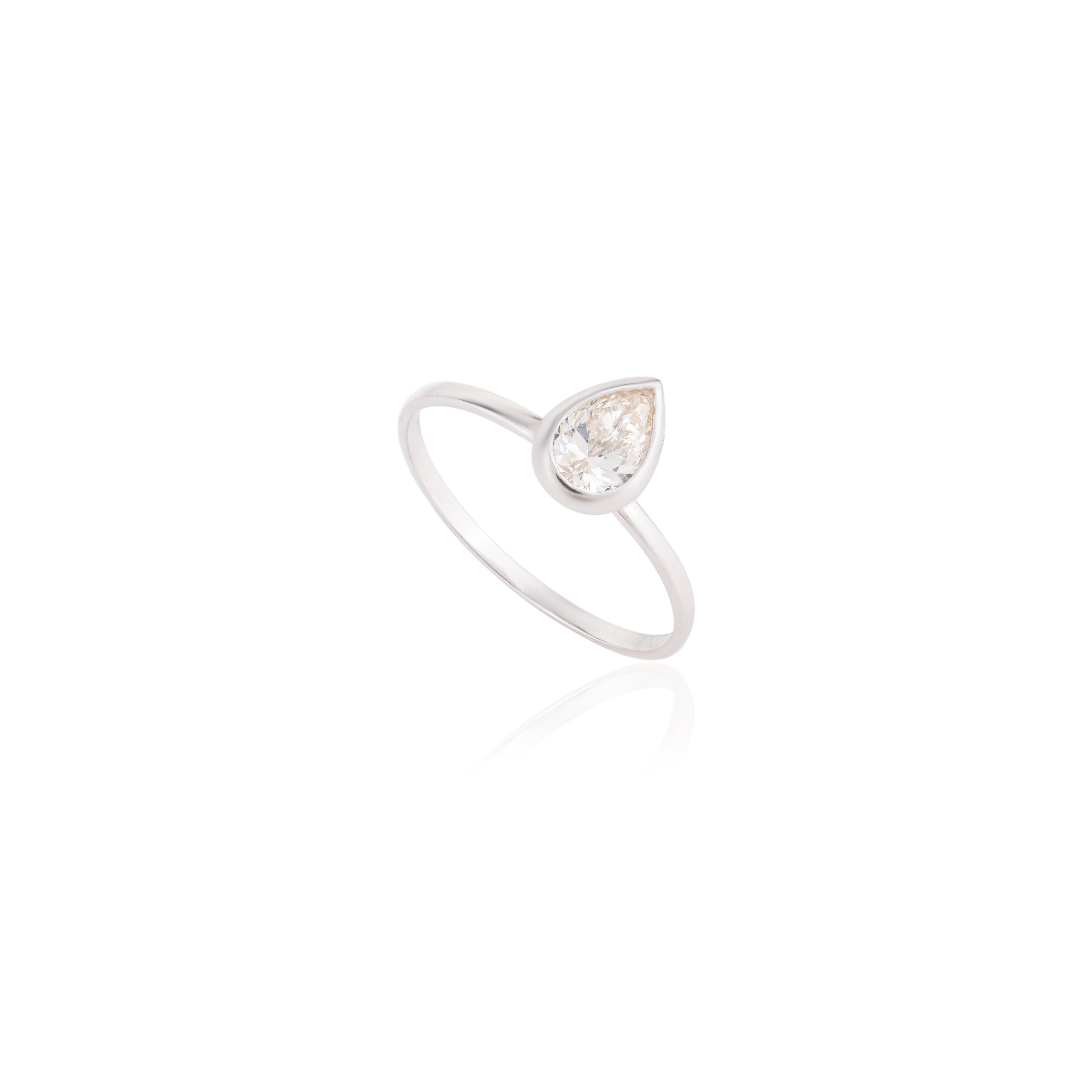 18K Gold Pear Cut Diamond Ring
