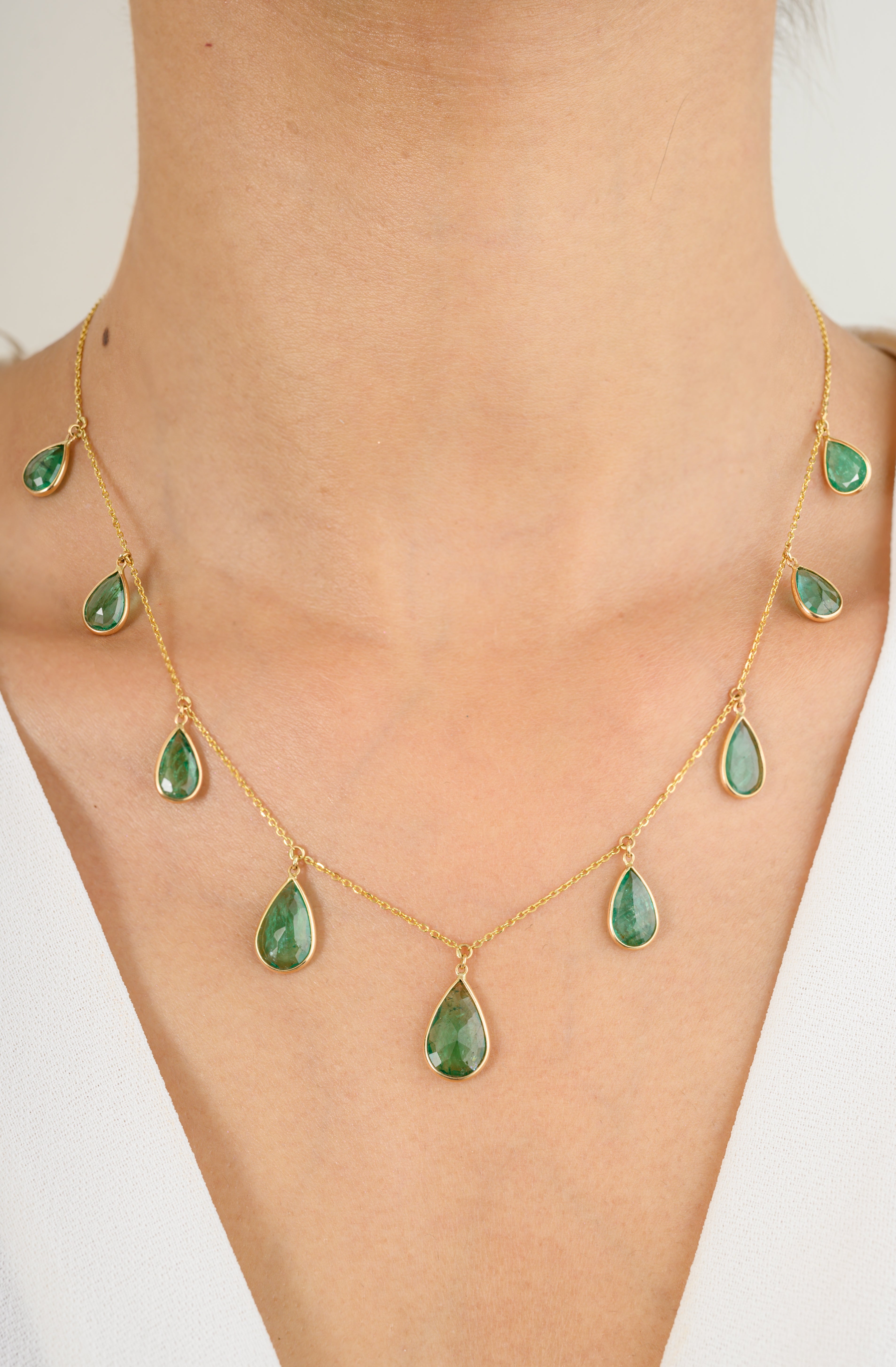 18K Solid Yellow Gold Emerald Teardrop Chain Necklace