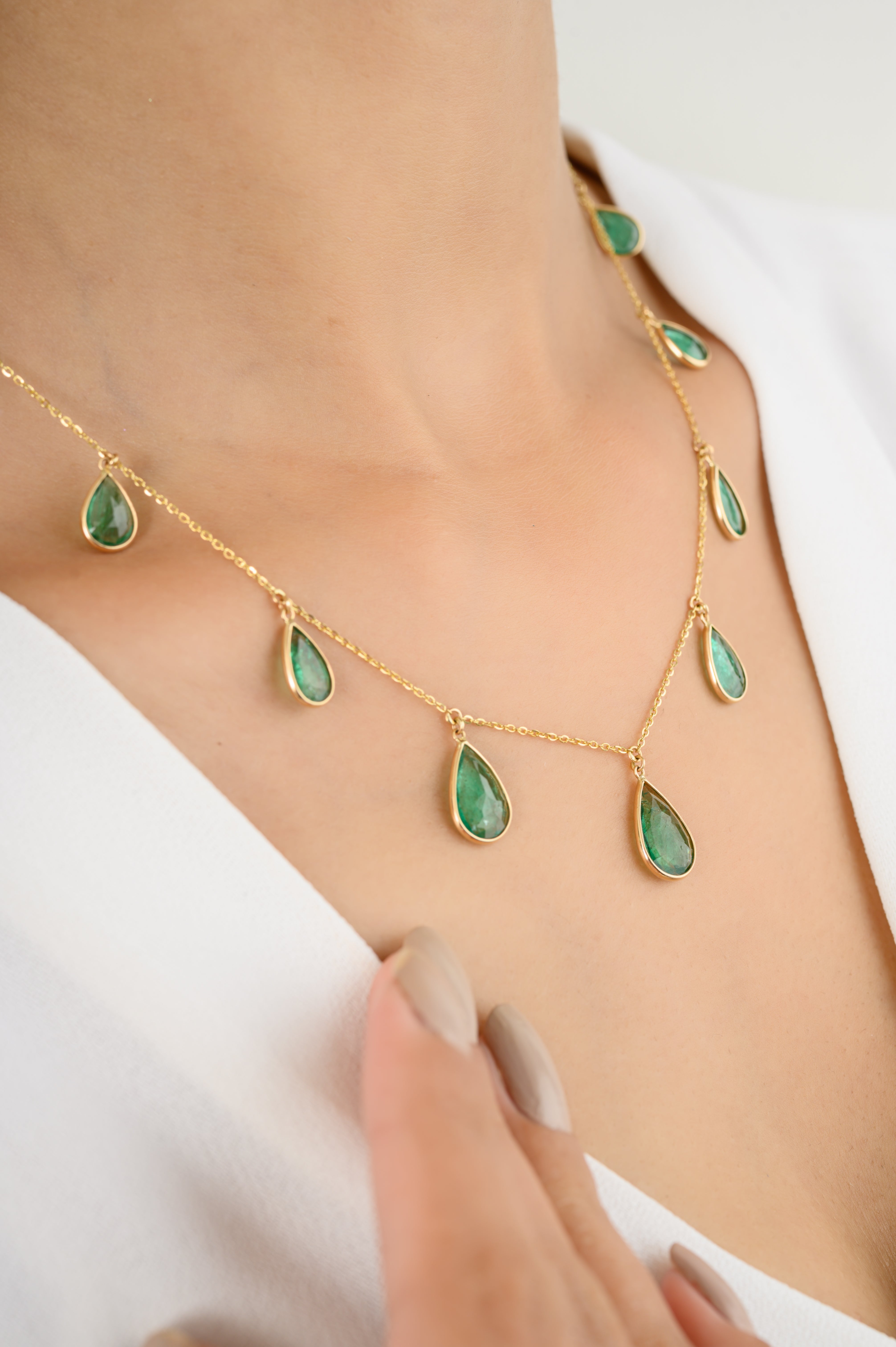 18K Solid Yellow Gold Emerald Teardrop Chain Necklace