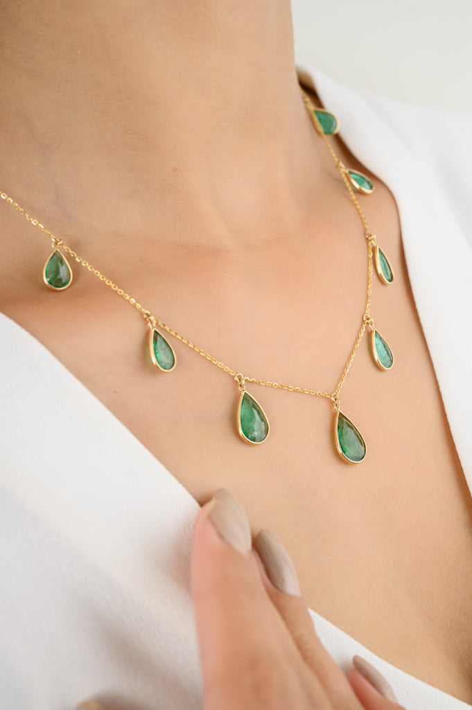 18K Solid Yellow Gold Emerald Teardrop Chain Necklace Image