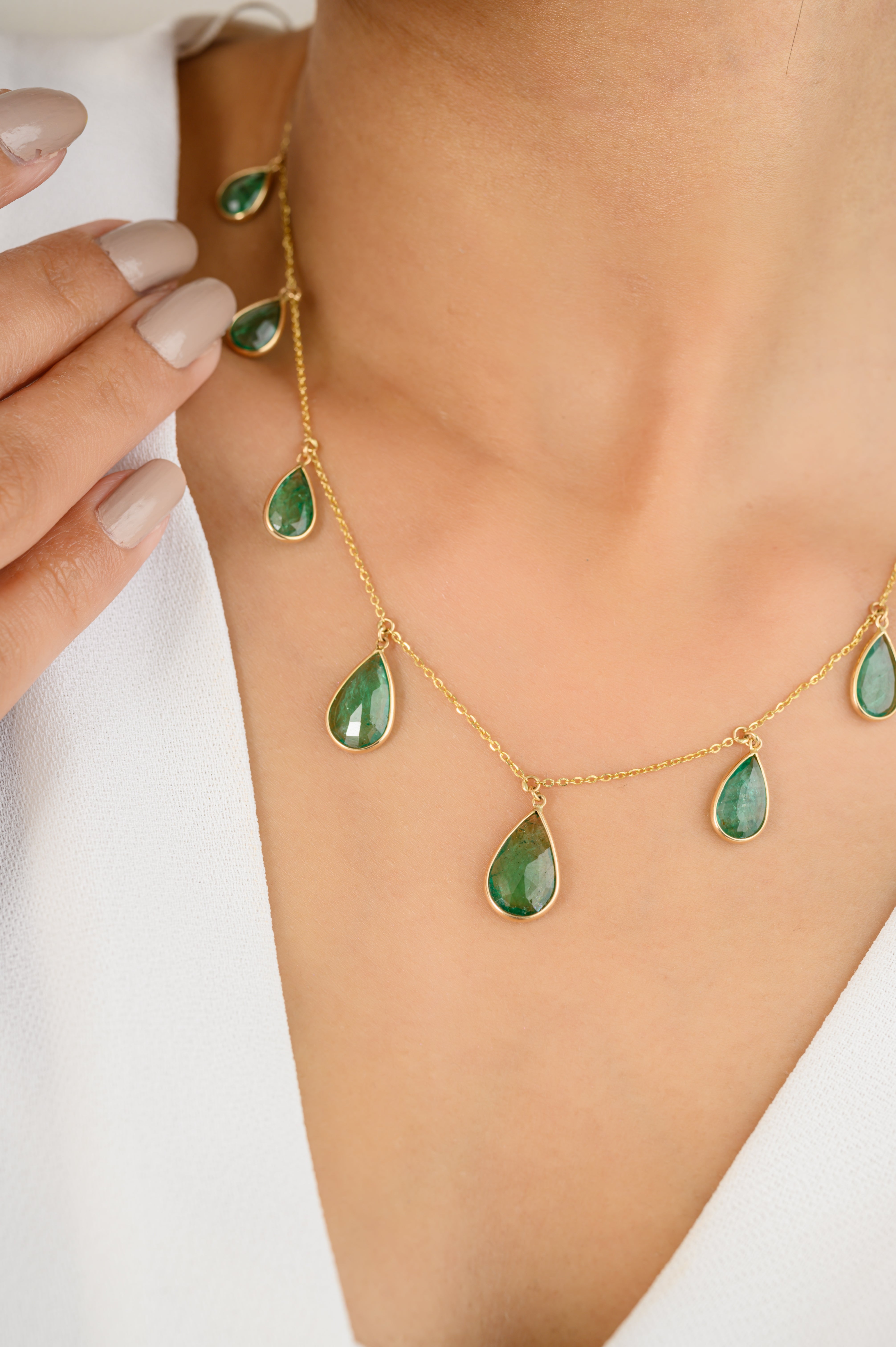 18K Solid Yellow Gold Emerald Teardrop Chain Necklace