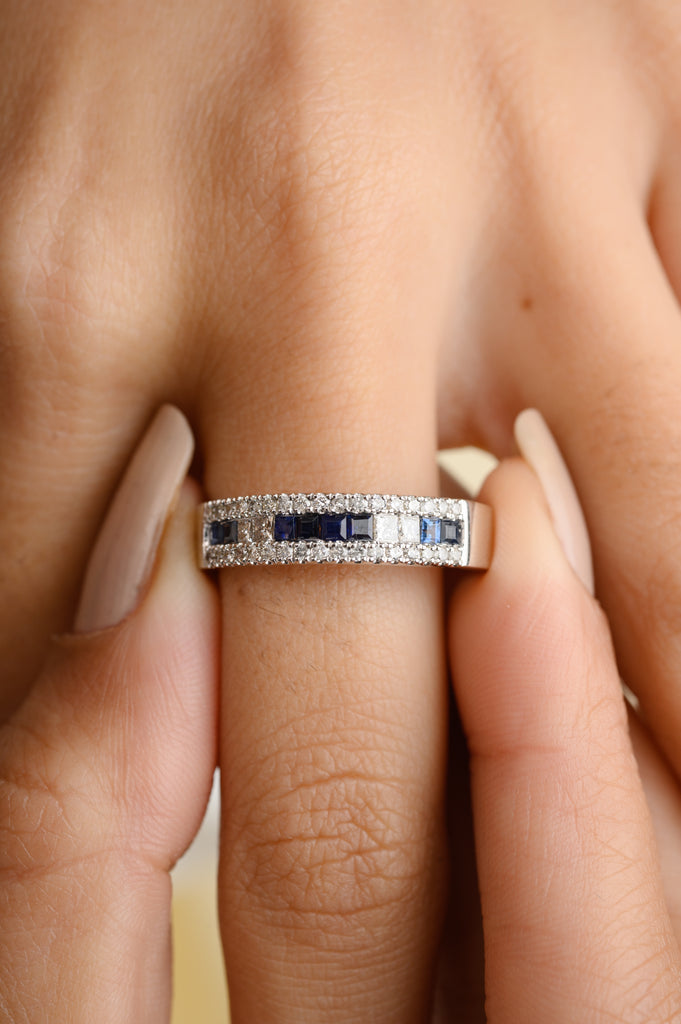 18k Gold Blue Sapphire Diamond Band Ring Image