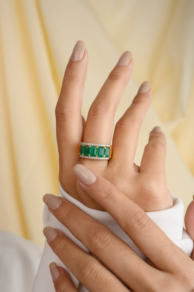 18k Gold Five Stone Emerald Diamond Engagement Band Ring Image
