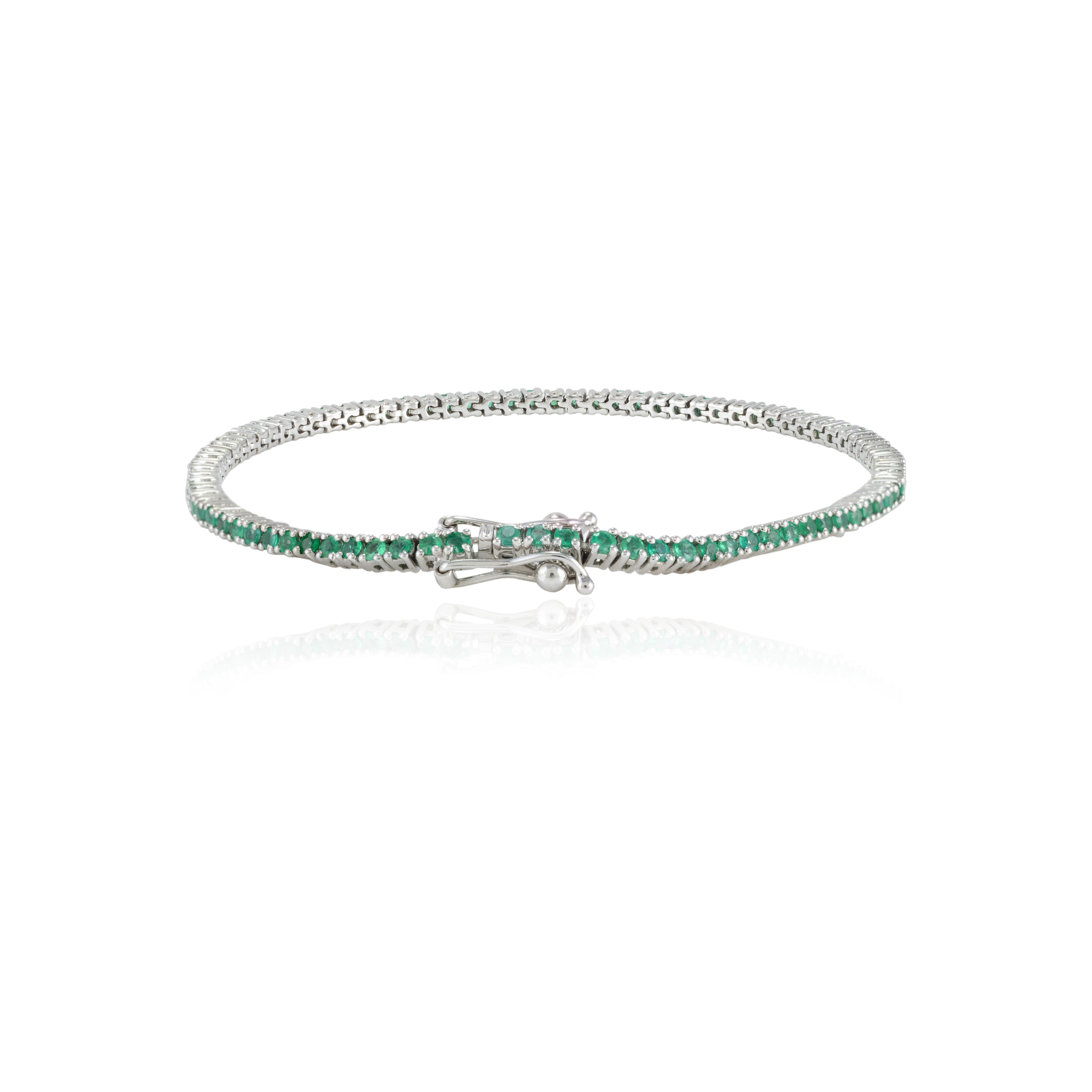 18K Gold Emerald Sleek Bracelet