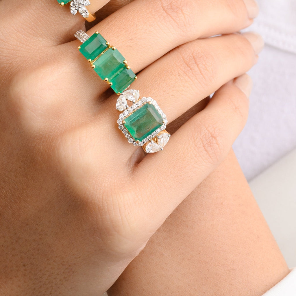 18K Natural Emerald Diamond Big Cocktail Ring Image
