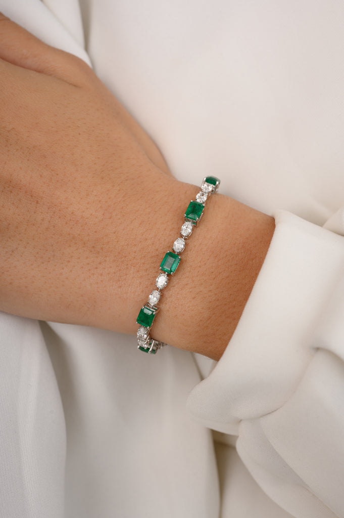 18K Gold Emerald Diamond Designer Bracelet Image