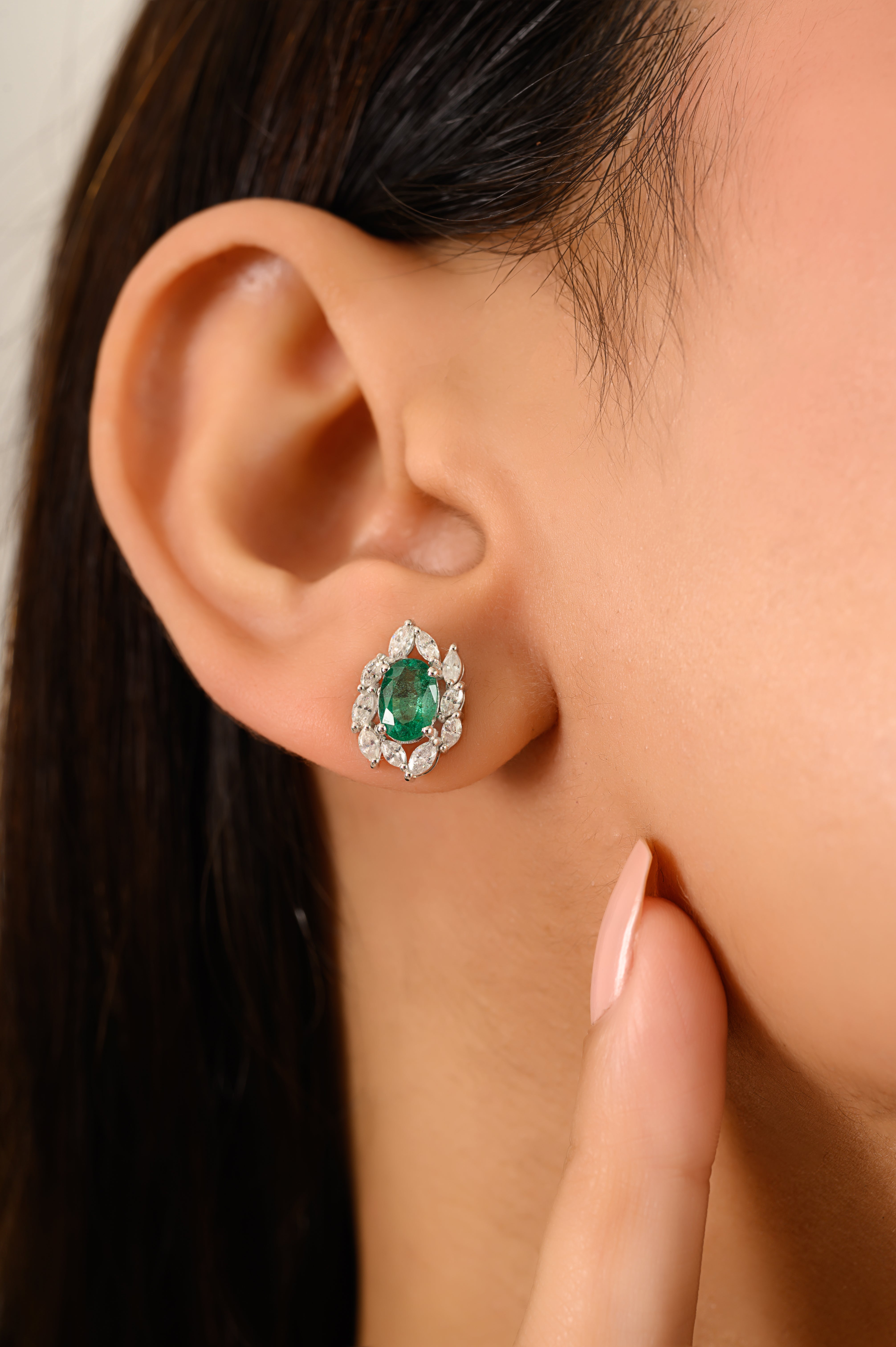 14K Gold 1.17ct Oval Emerald Diamond Cluster Earrings