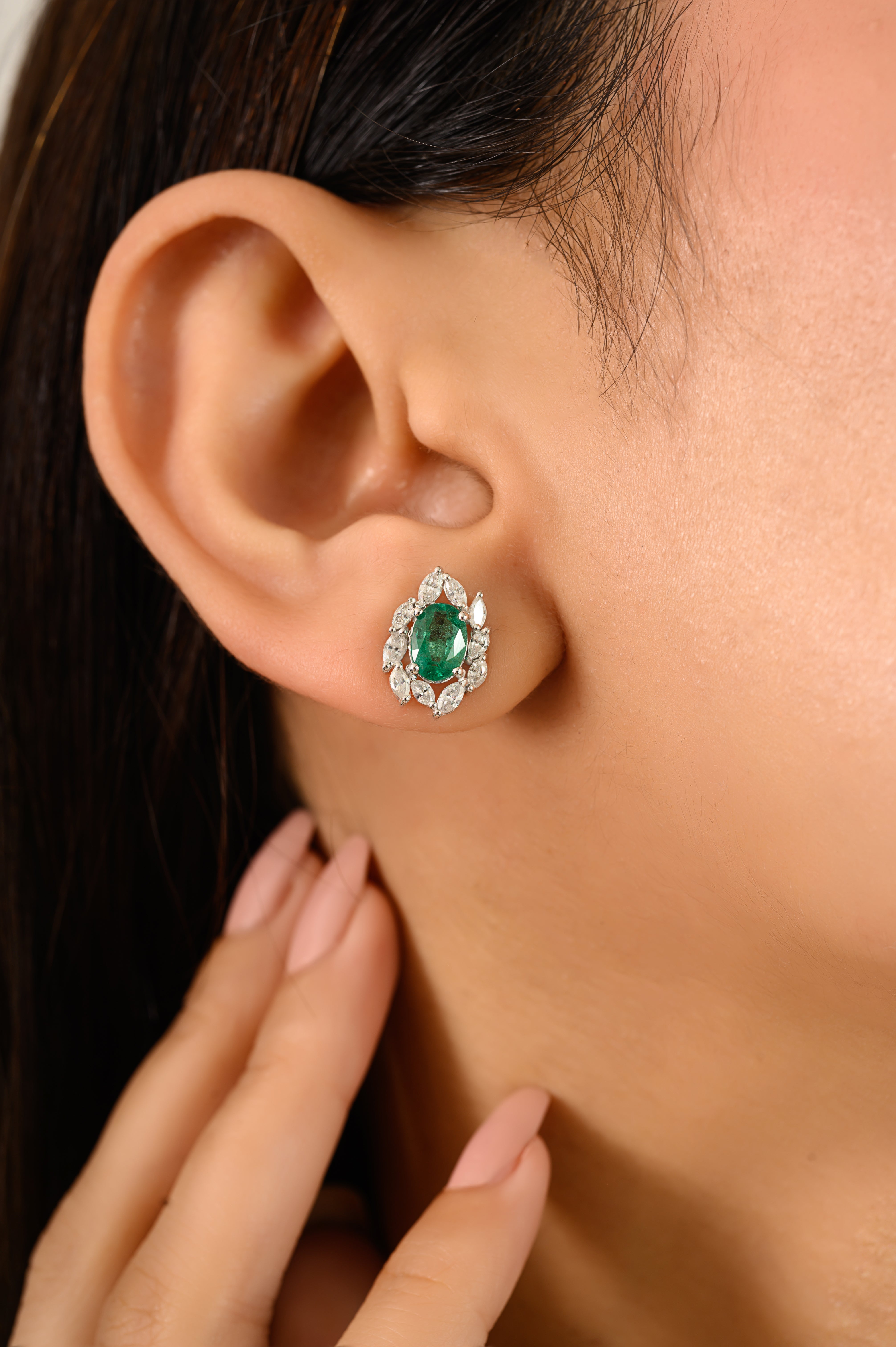 14K Gold 1.17ct Oval Emerald Diamond Cluster Earrings