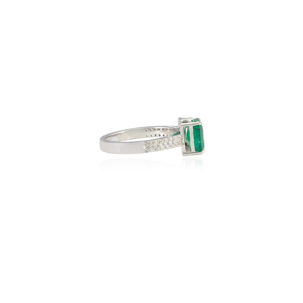 18K Gold Emerald Diamond Wedding Ring Image