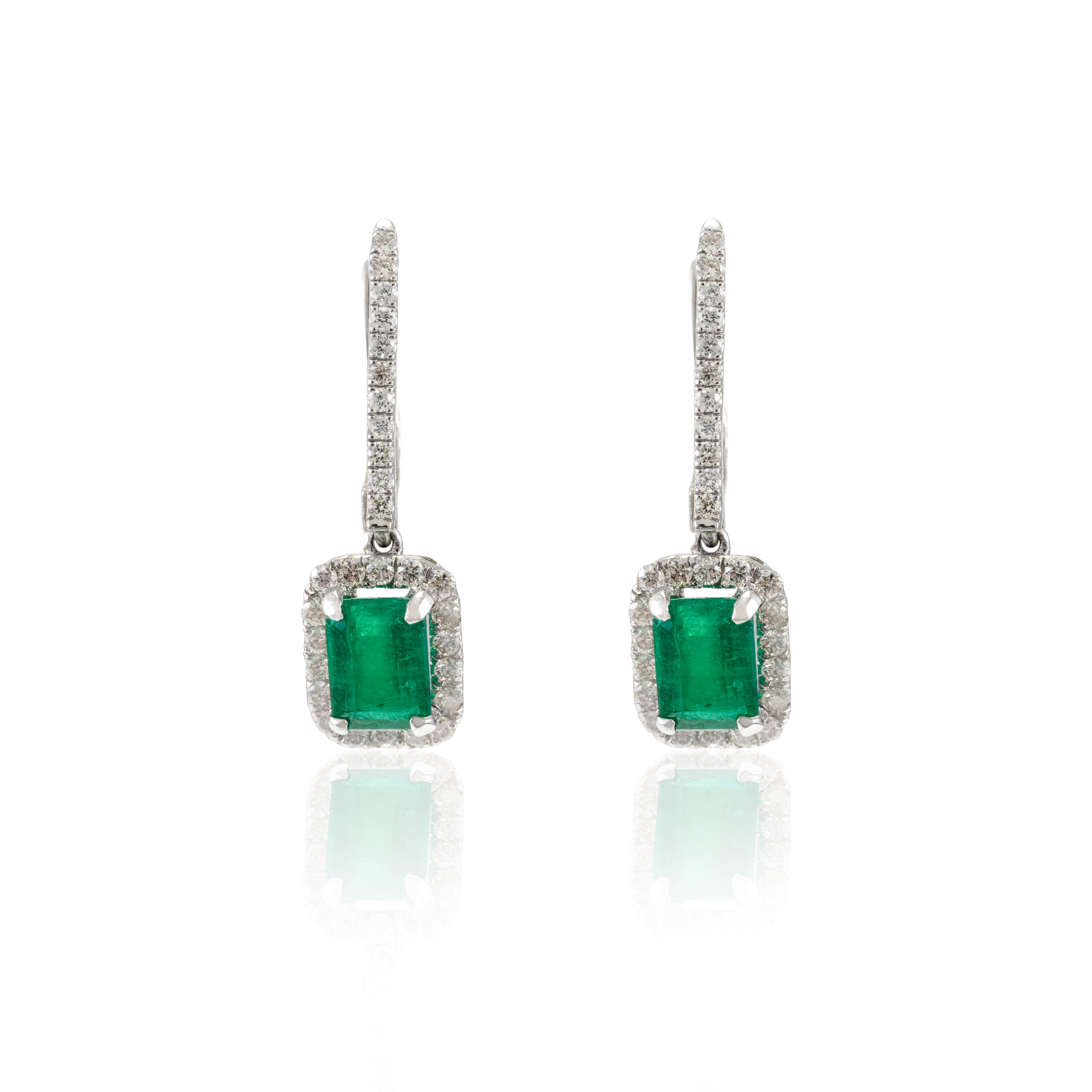 18K Gold Emerald & Diamond Dangle Earrings