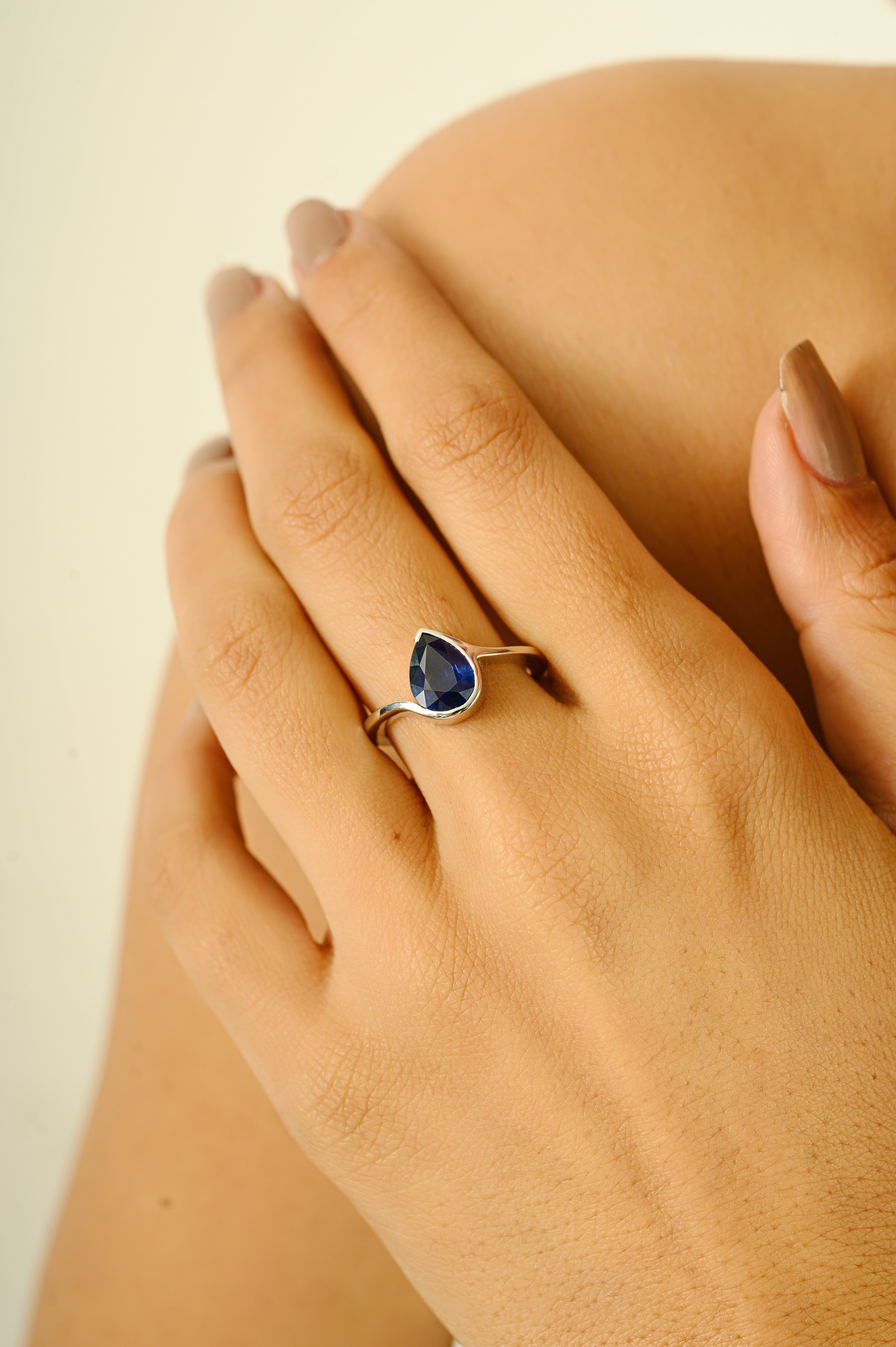 18K Gold Pear Cut Blue Sapphire Solitaire Birthstone Ring