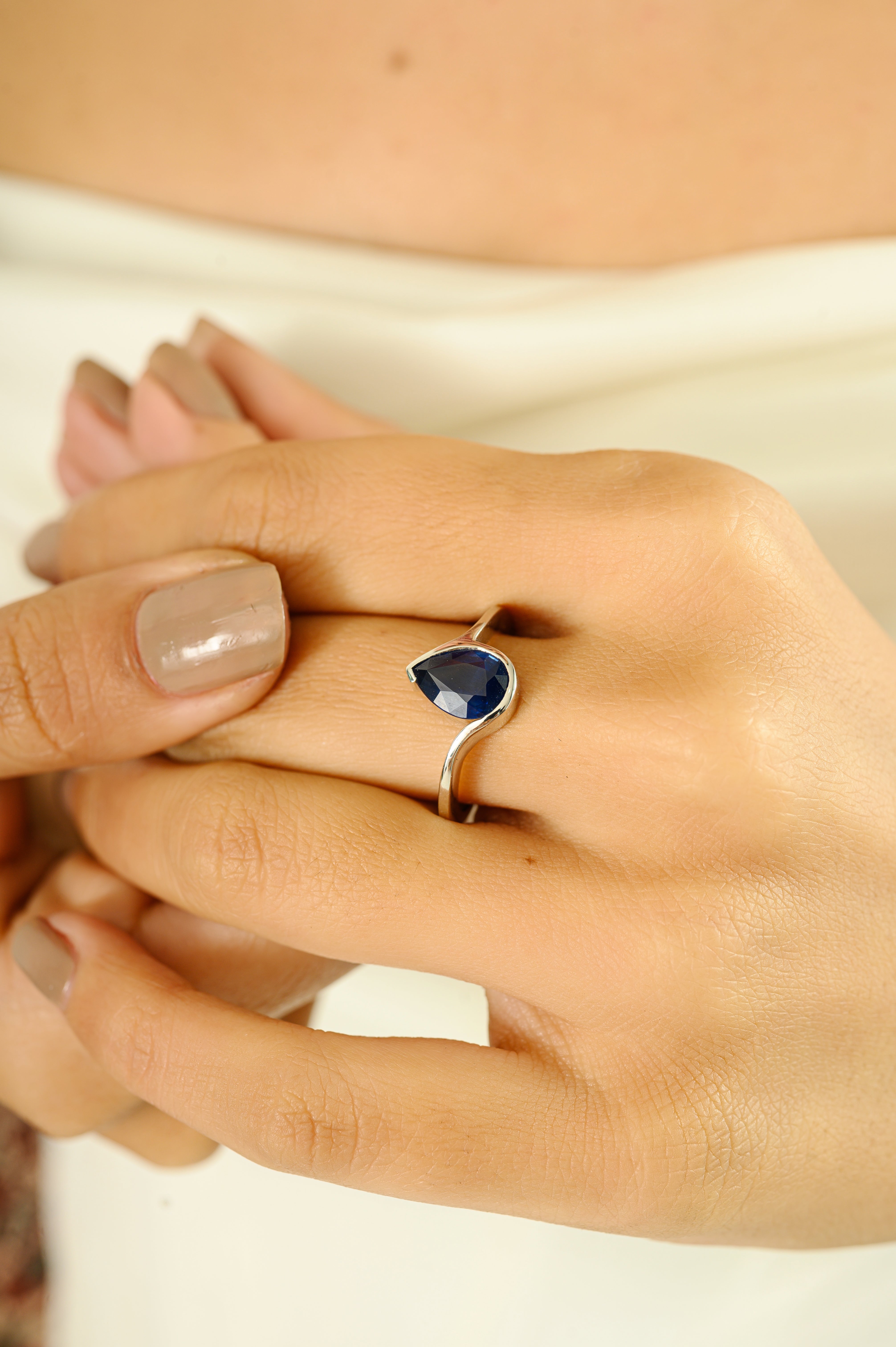 18K Gold Pear Cut Blue Sapphire Solitaire Birthstone Ring