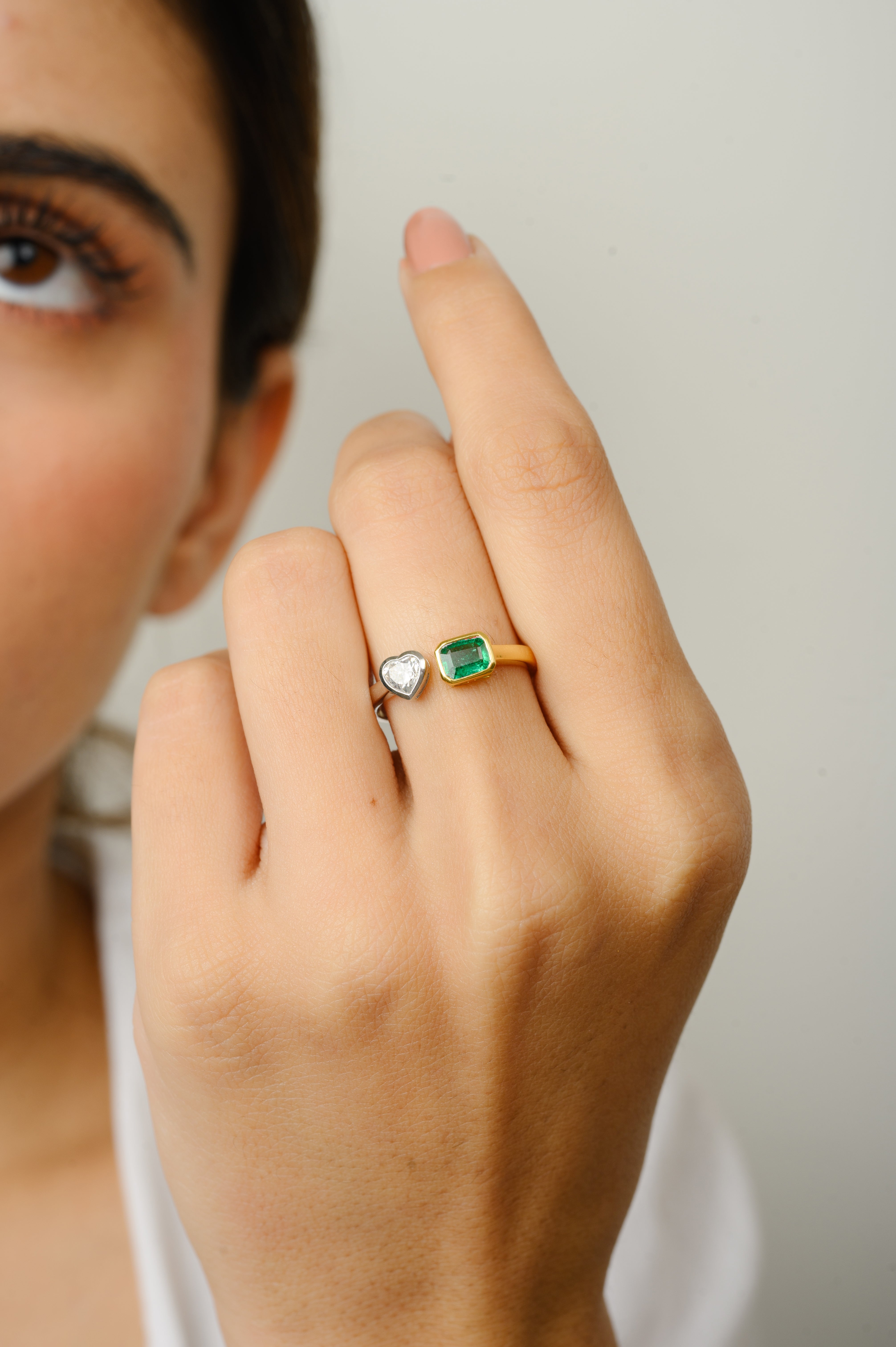 18K Gold Two Toned Emerald & Diamond Ring