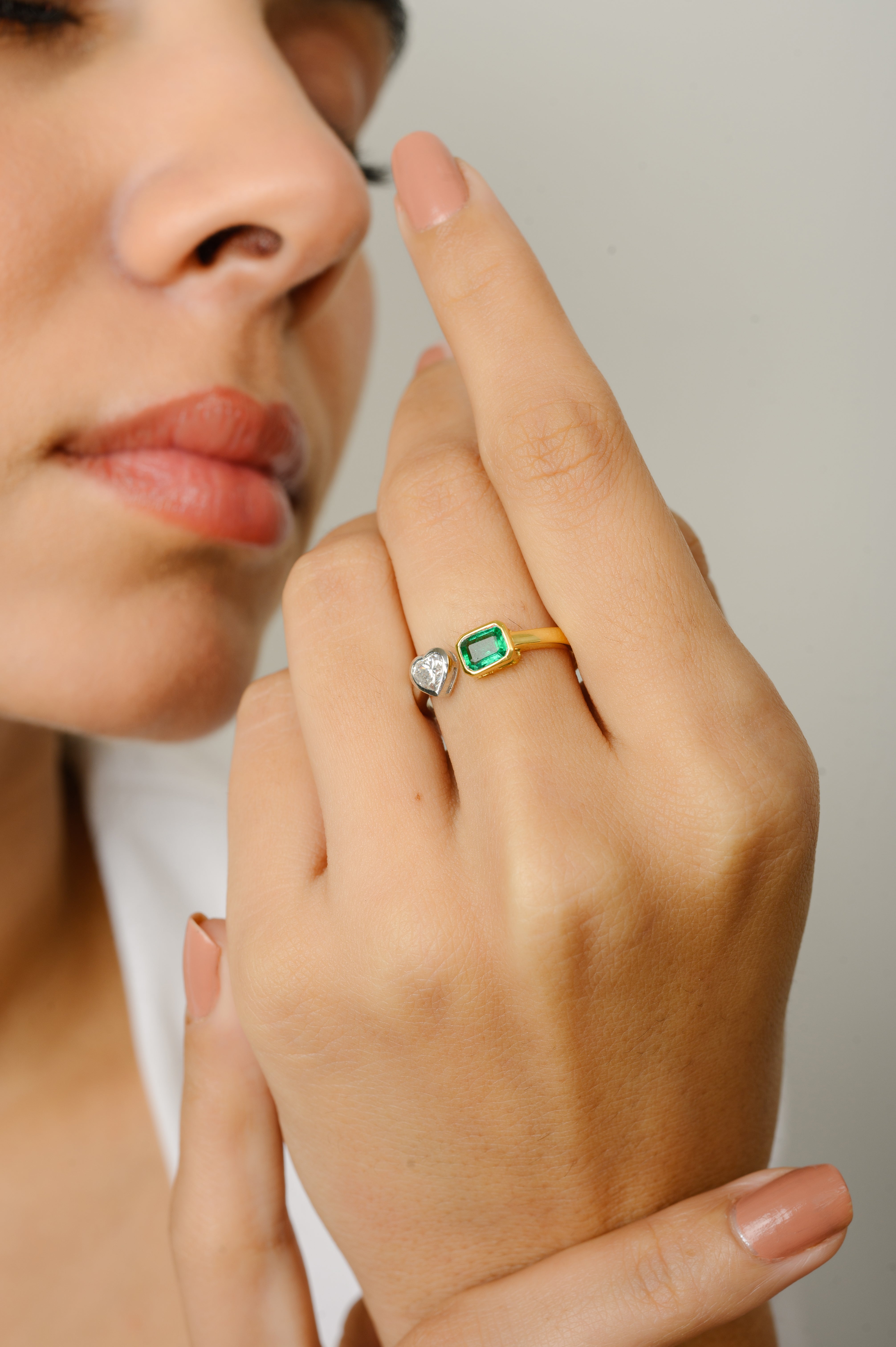 18K Gold Two Toned Emerald & Diamond Ring