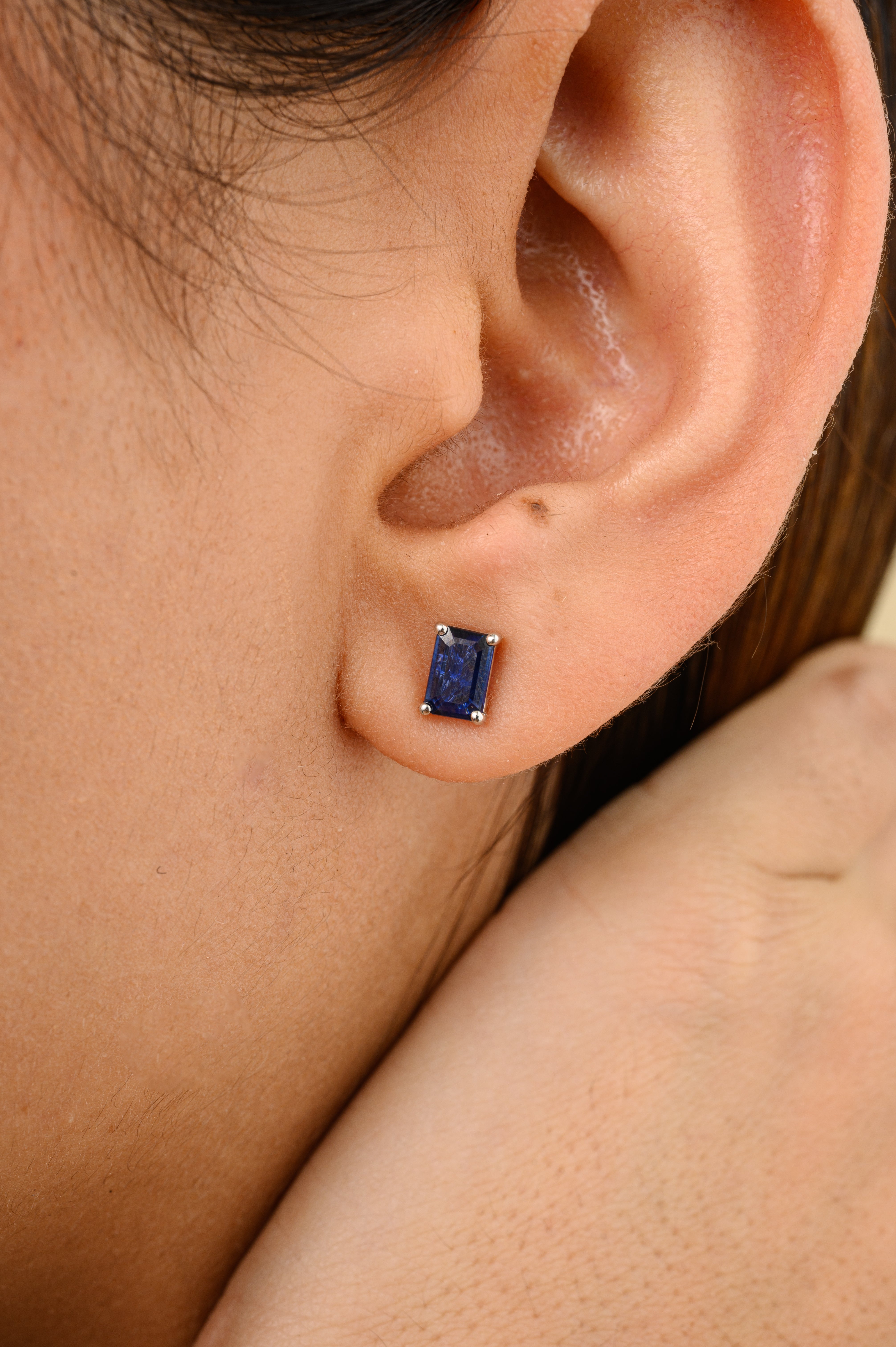 14K Solid White Gold Blue Sapphire Stud Earrings