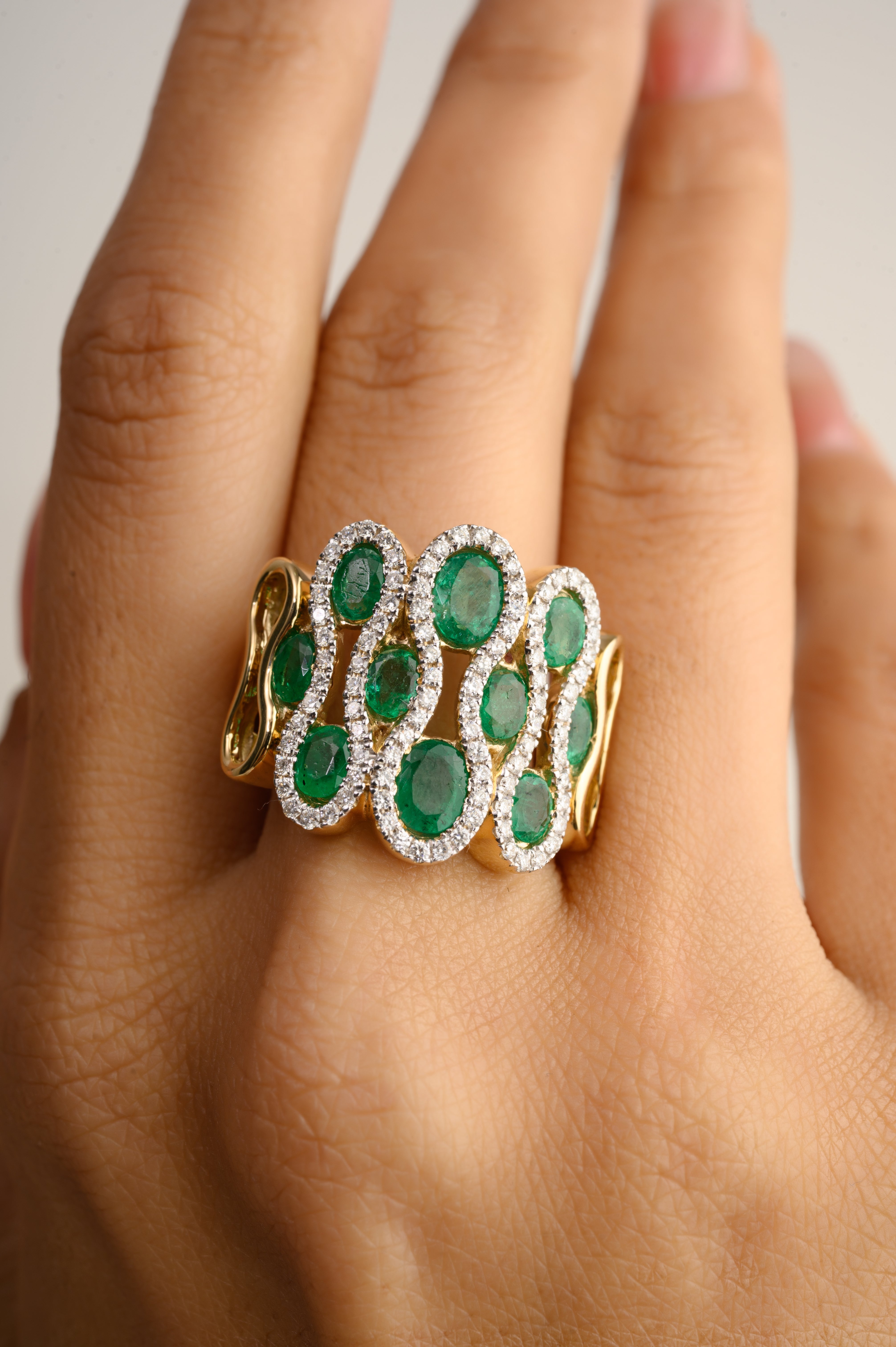 14K Solid Yellow Gold 2.16 Carat Emerald Diamond Cluster Ring