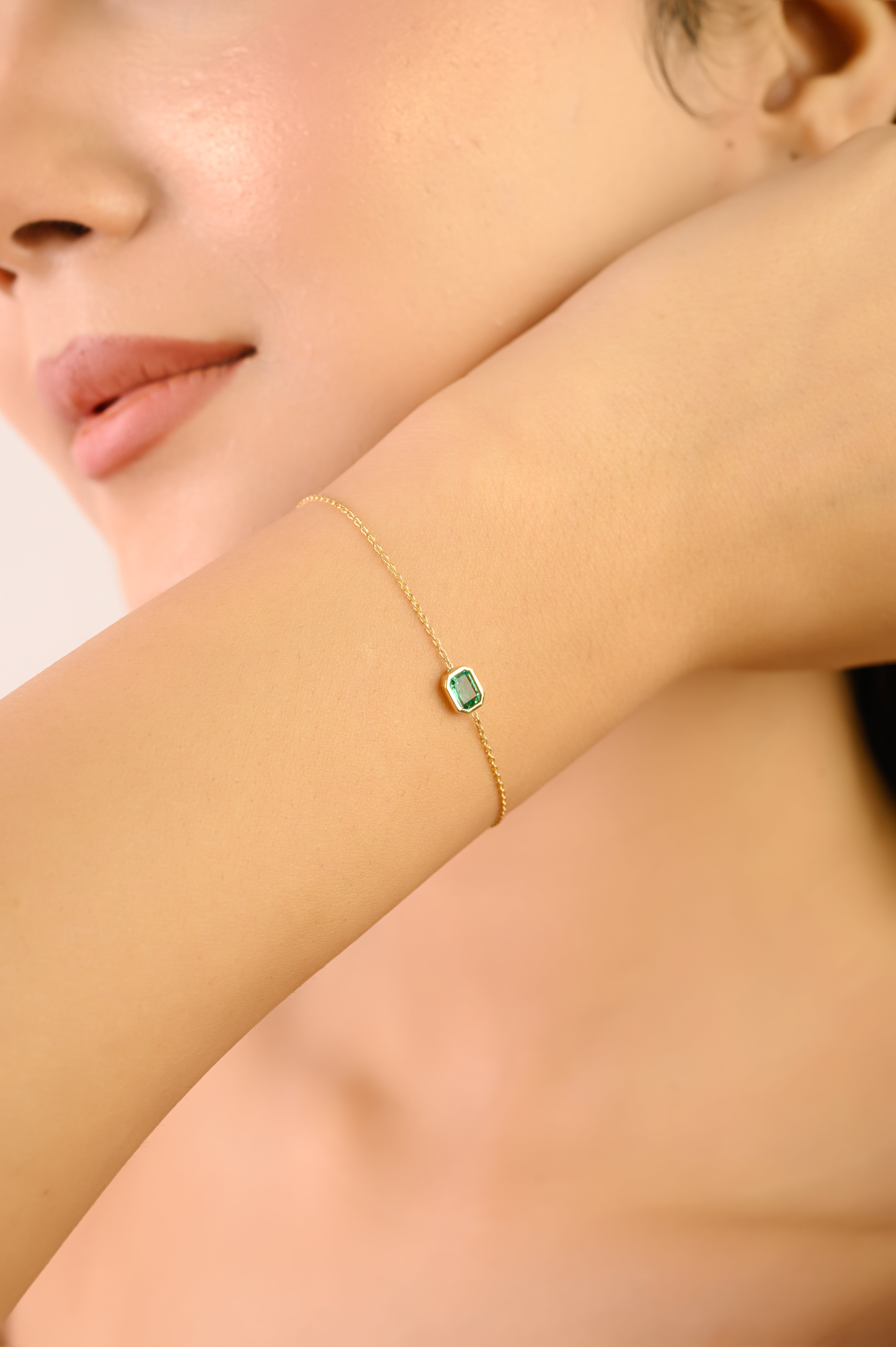 14K Vibrant Emerald Classic Chain Bracelet For Daughter