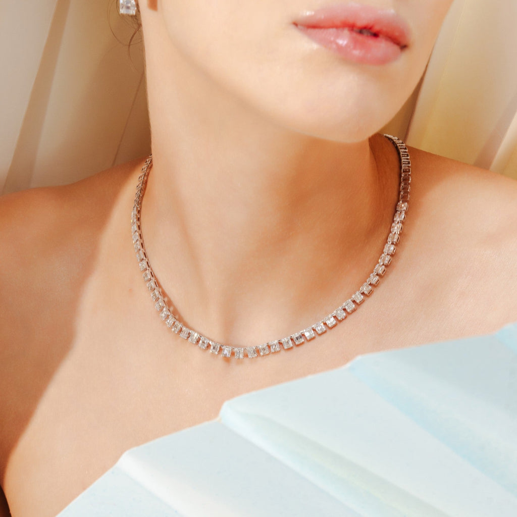 18K Gold Diamond Choker Necklace Image