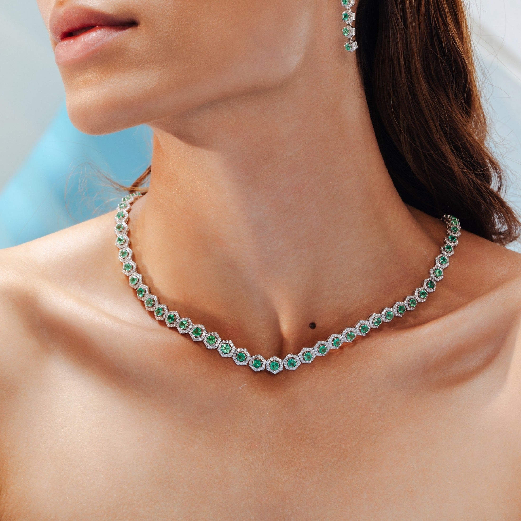 18K Gold Round Emerald & Diamond Choker Necklace