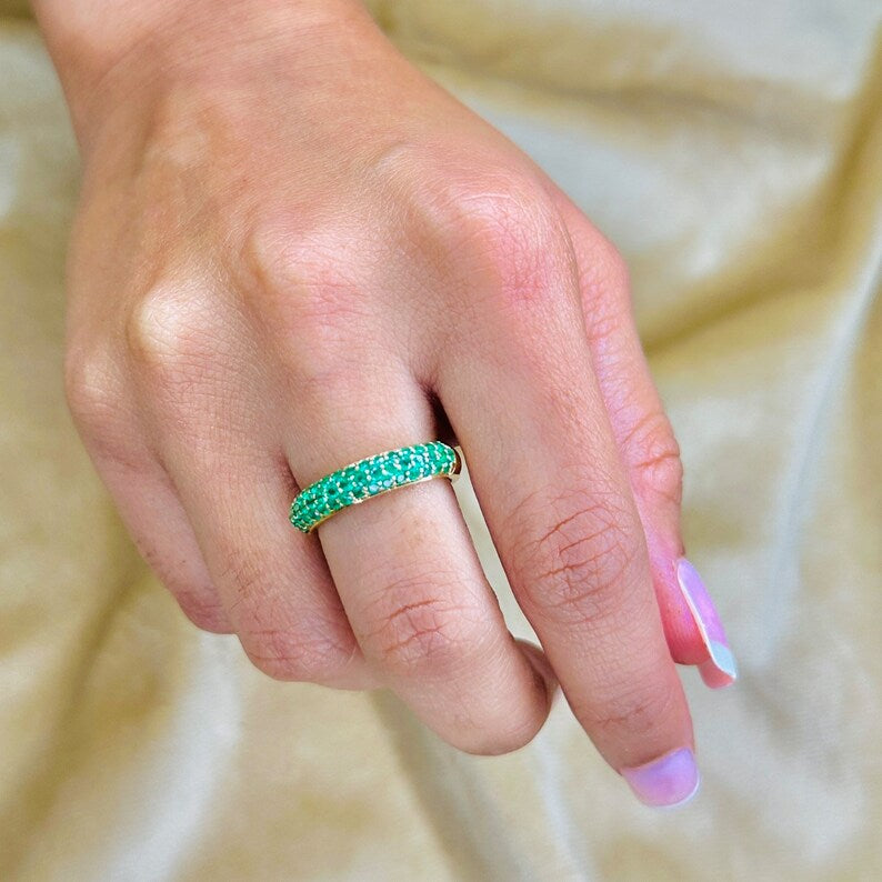 18K Gold Emerald Dome Style Band - vrjewels-us