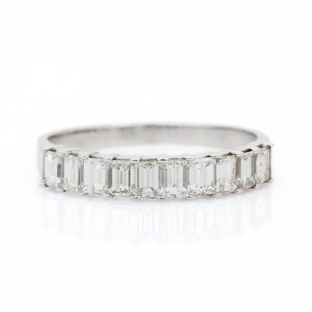 18K Gold Diamond Wedding Band Image