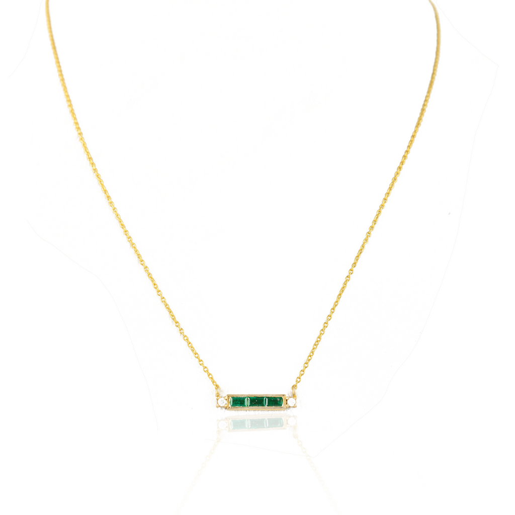 18K Gold Emerald Necklace Image