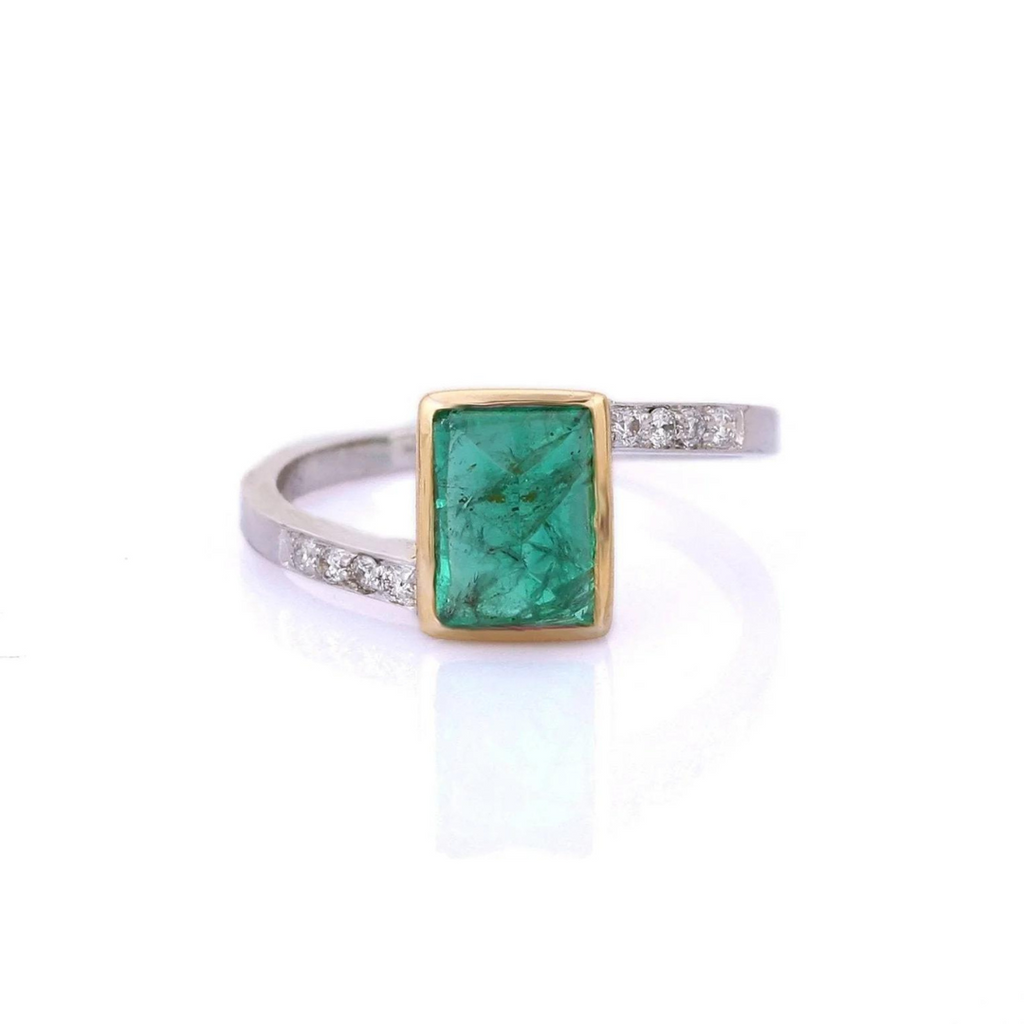 18K Yellow Gold Emerald Diamond Ring Image