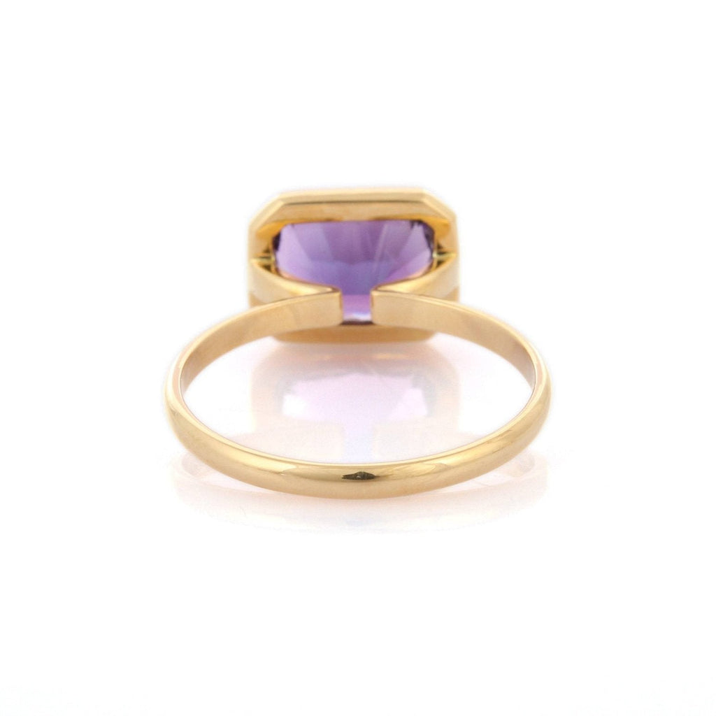 18K Gold Amethyst Ring Image