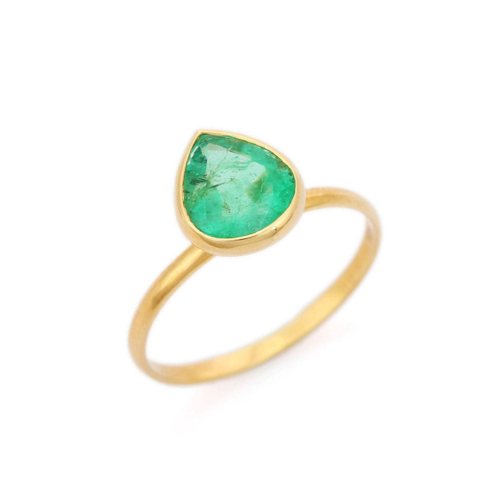 18K Gold Pear Shape Emerald Ring Image